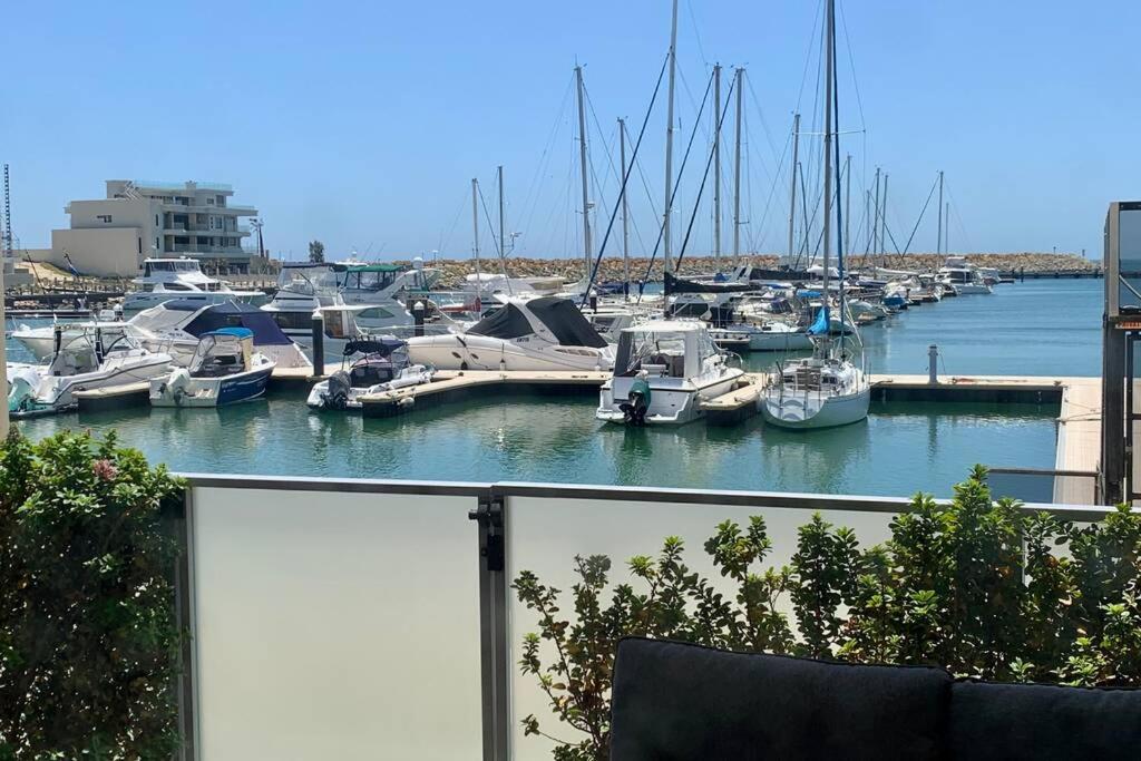 Mariner's Cove ~ Luxe Waterfront Apartment