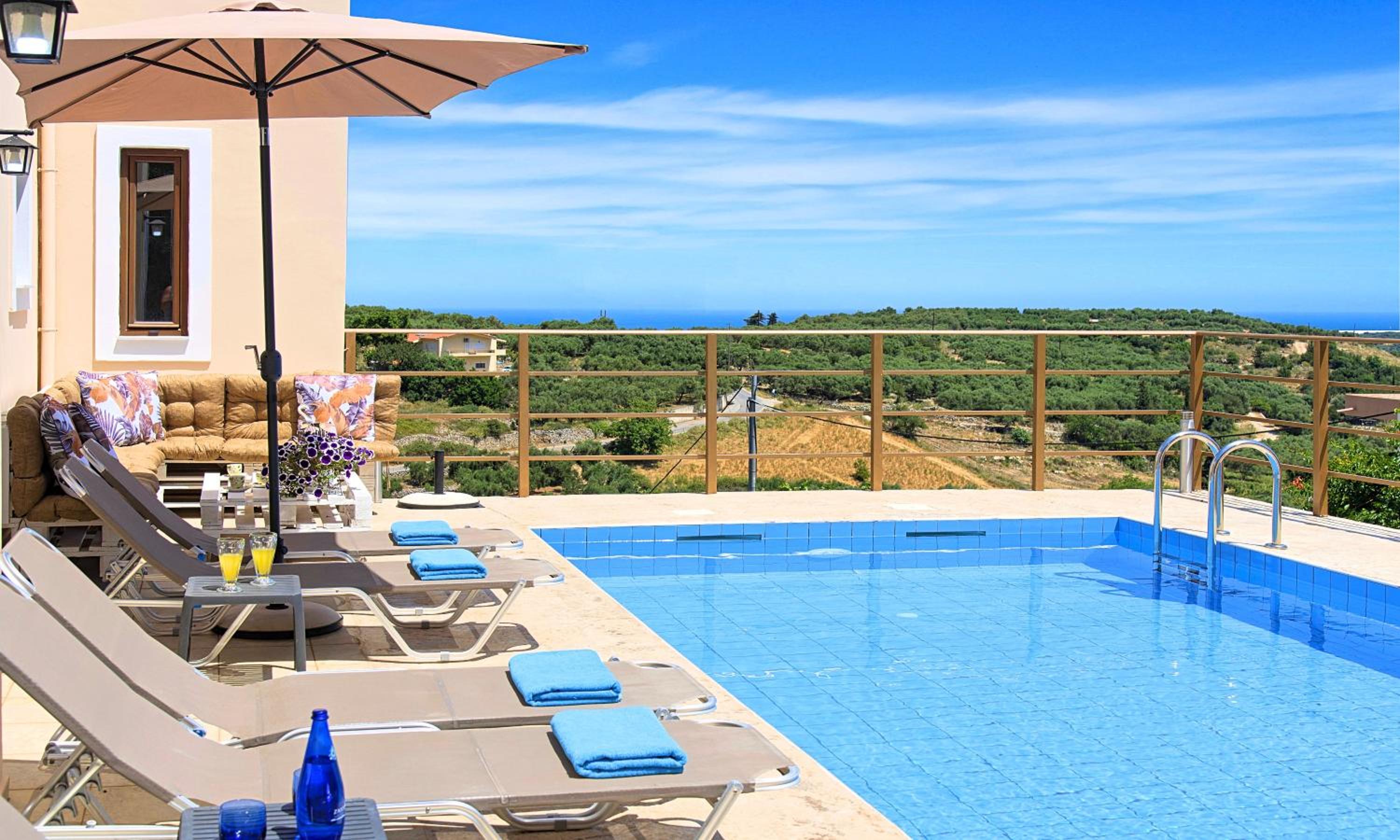 Cretan Sunny Villa With Heated Pool