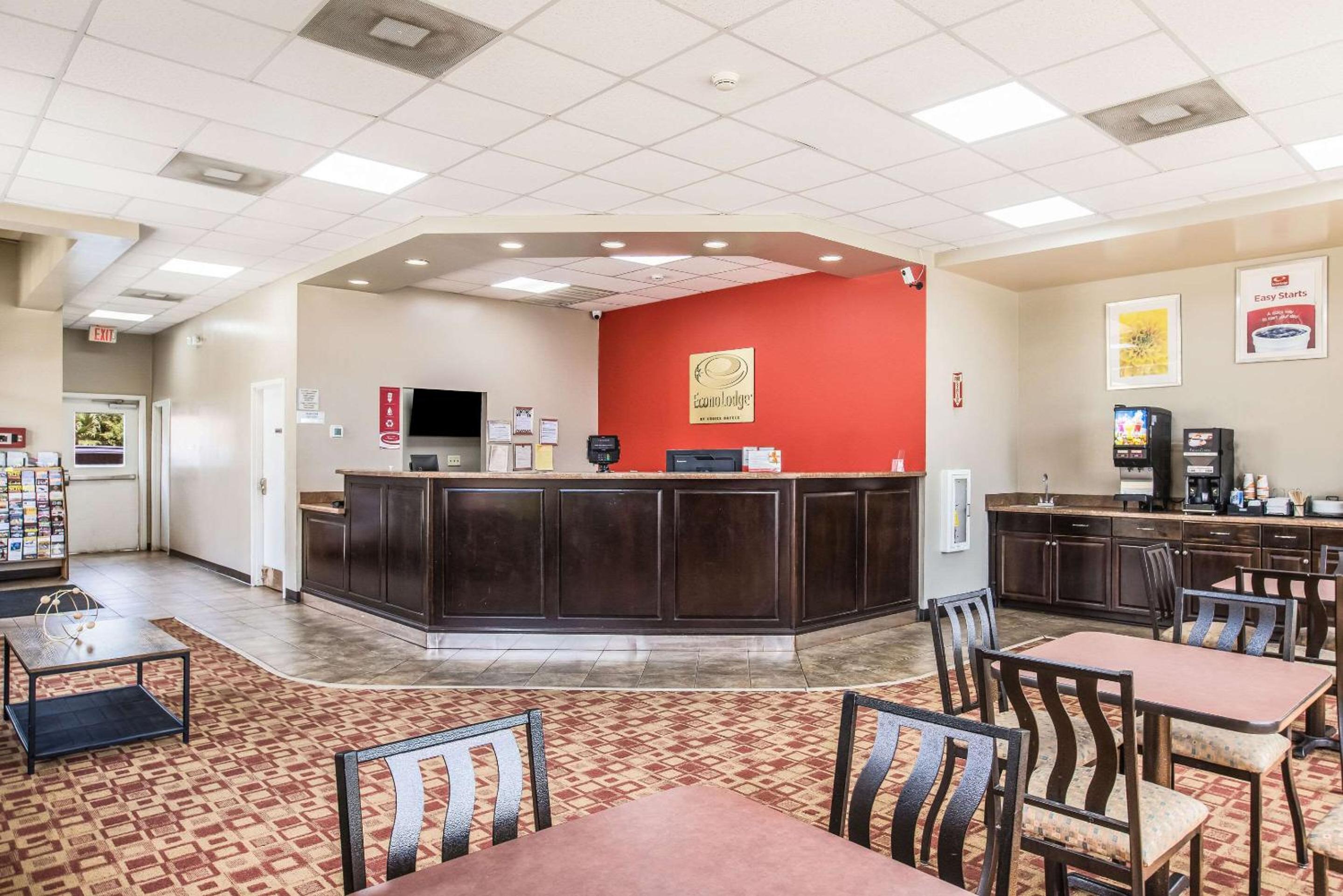 Econo Lodge Garden City - Savannah view 5