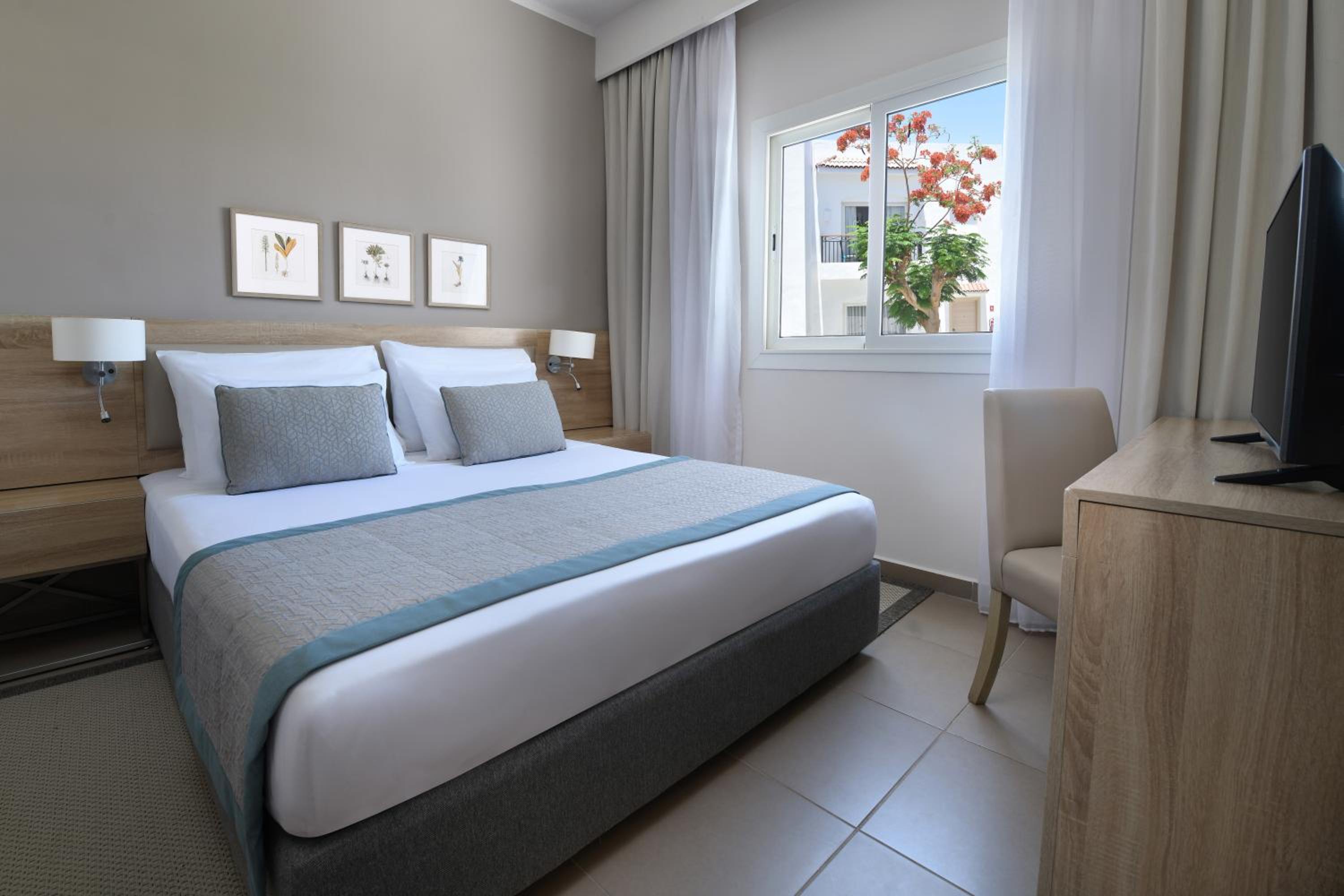 JAZ Fanara Residence
