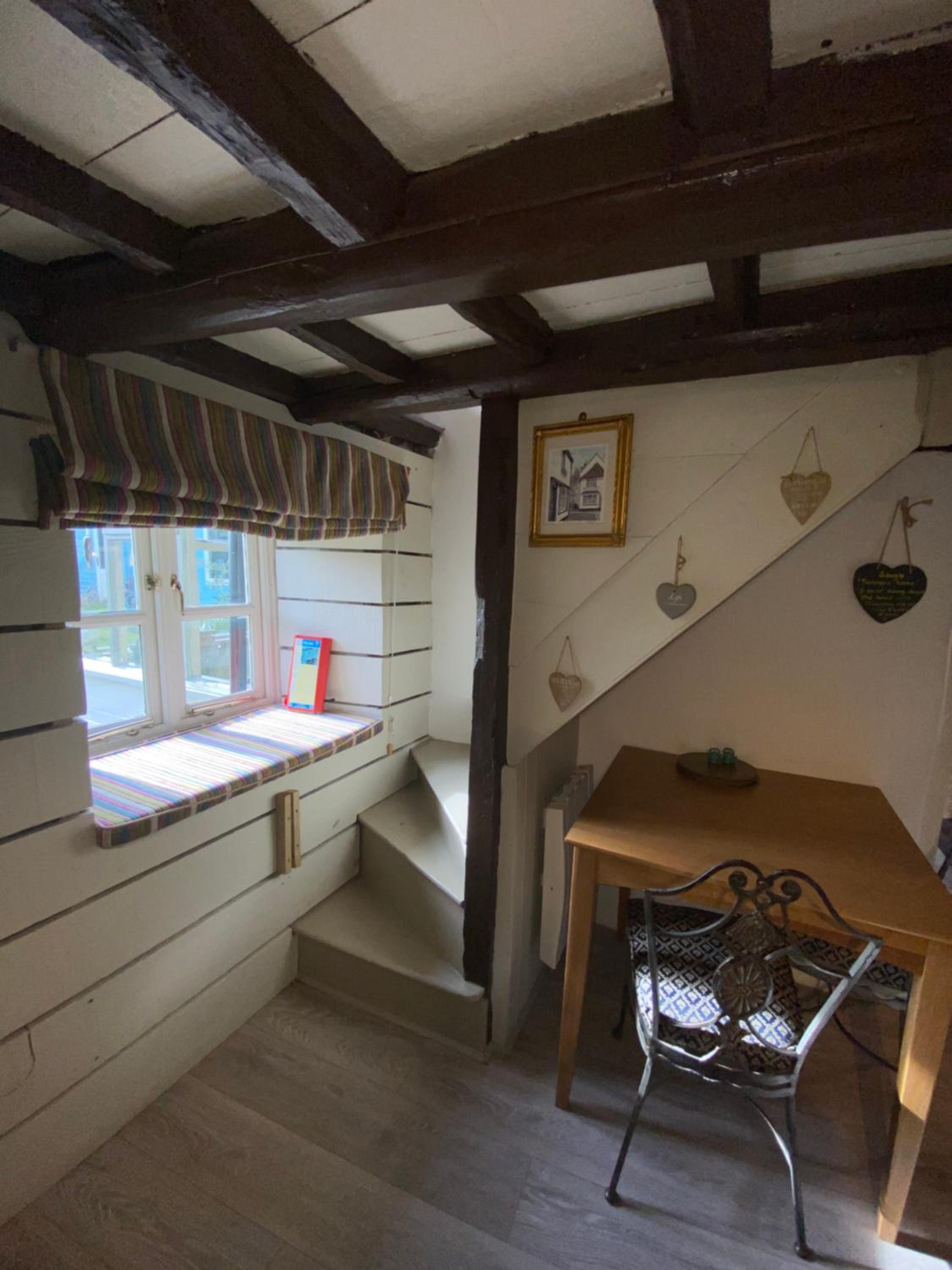 Thatch Cottage, East Boldre nr Beaulieu and Lymington view 5