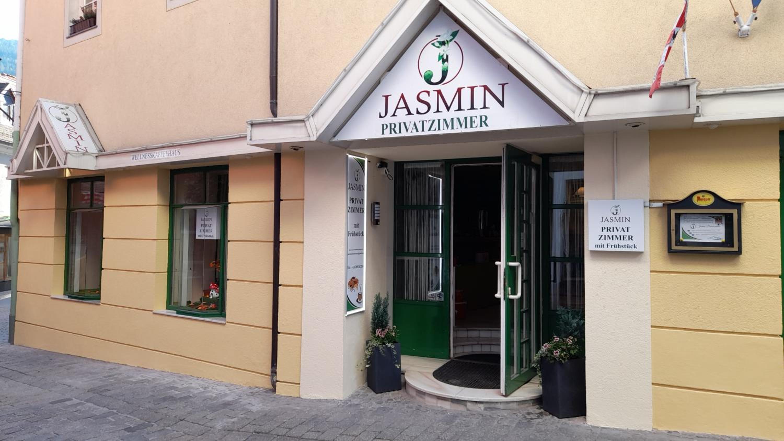 Jasmin Pension Central Location Shared Kitchen Pet Friendly