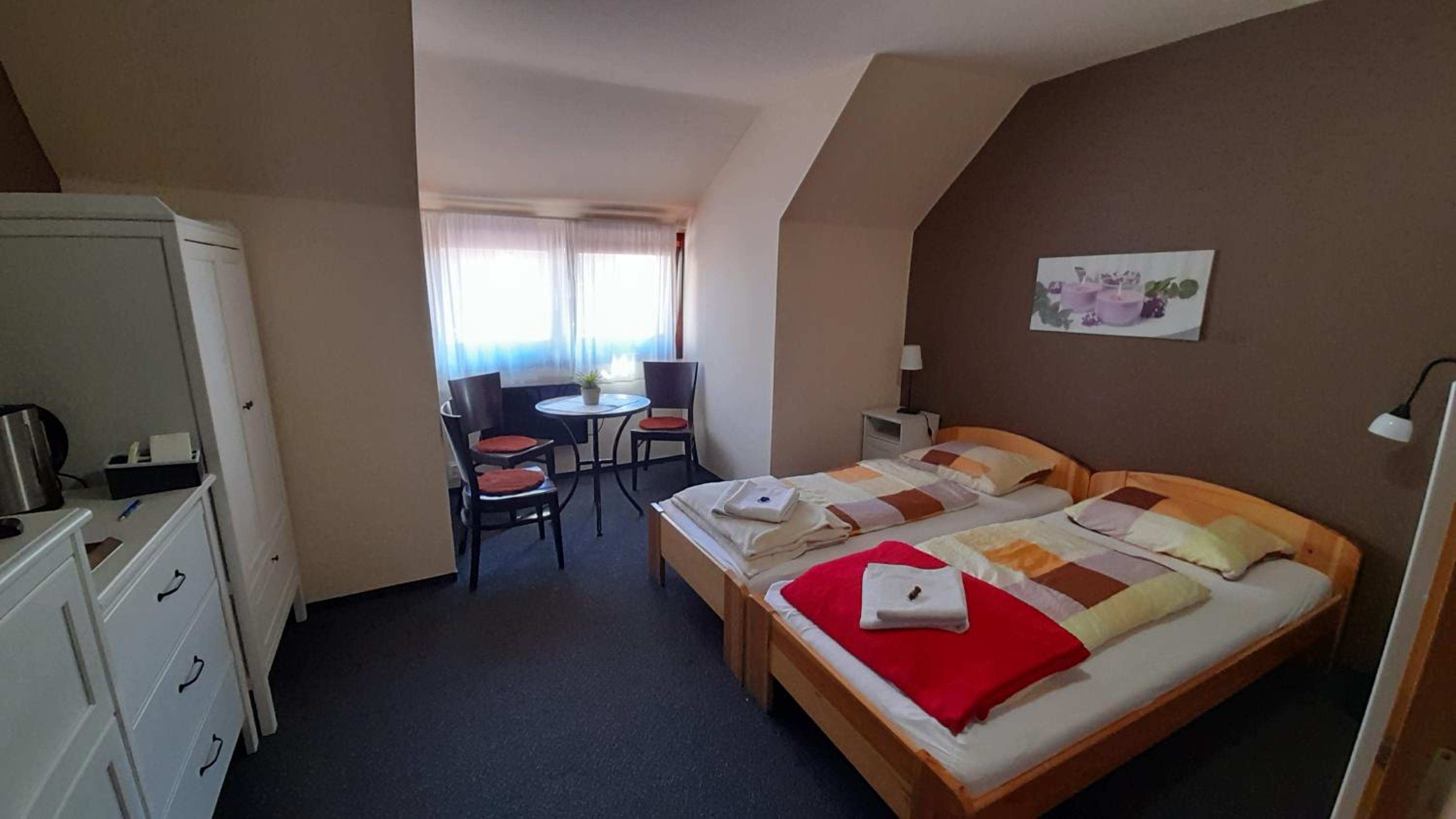 Jasmin Pension Central Location Shared Kitchen Pet Friendly