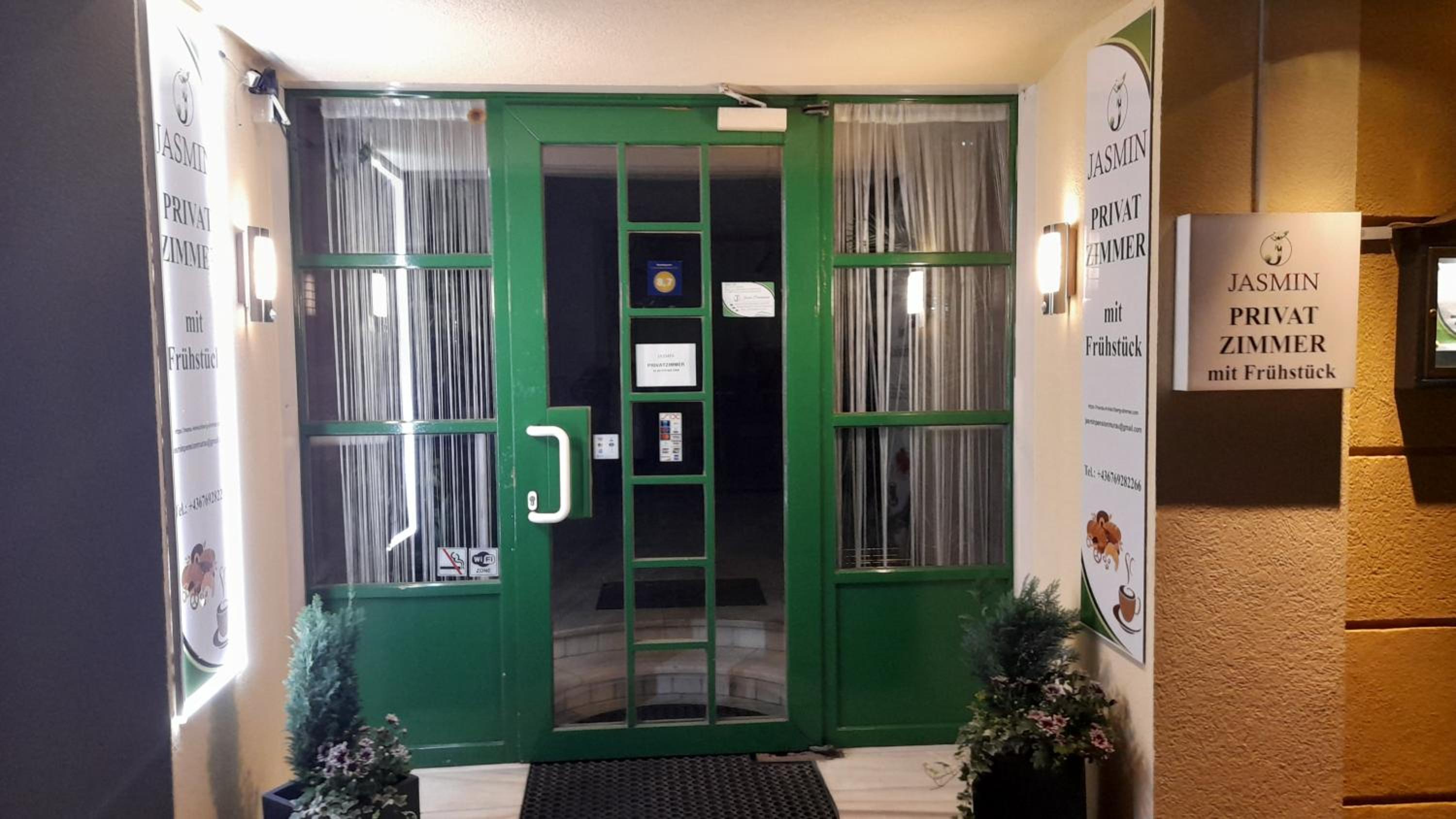 Jasmin Pension Central Location Shared Kitchen Pet Friendly
