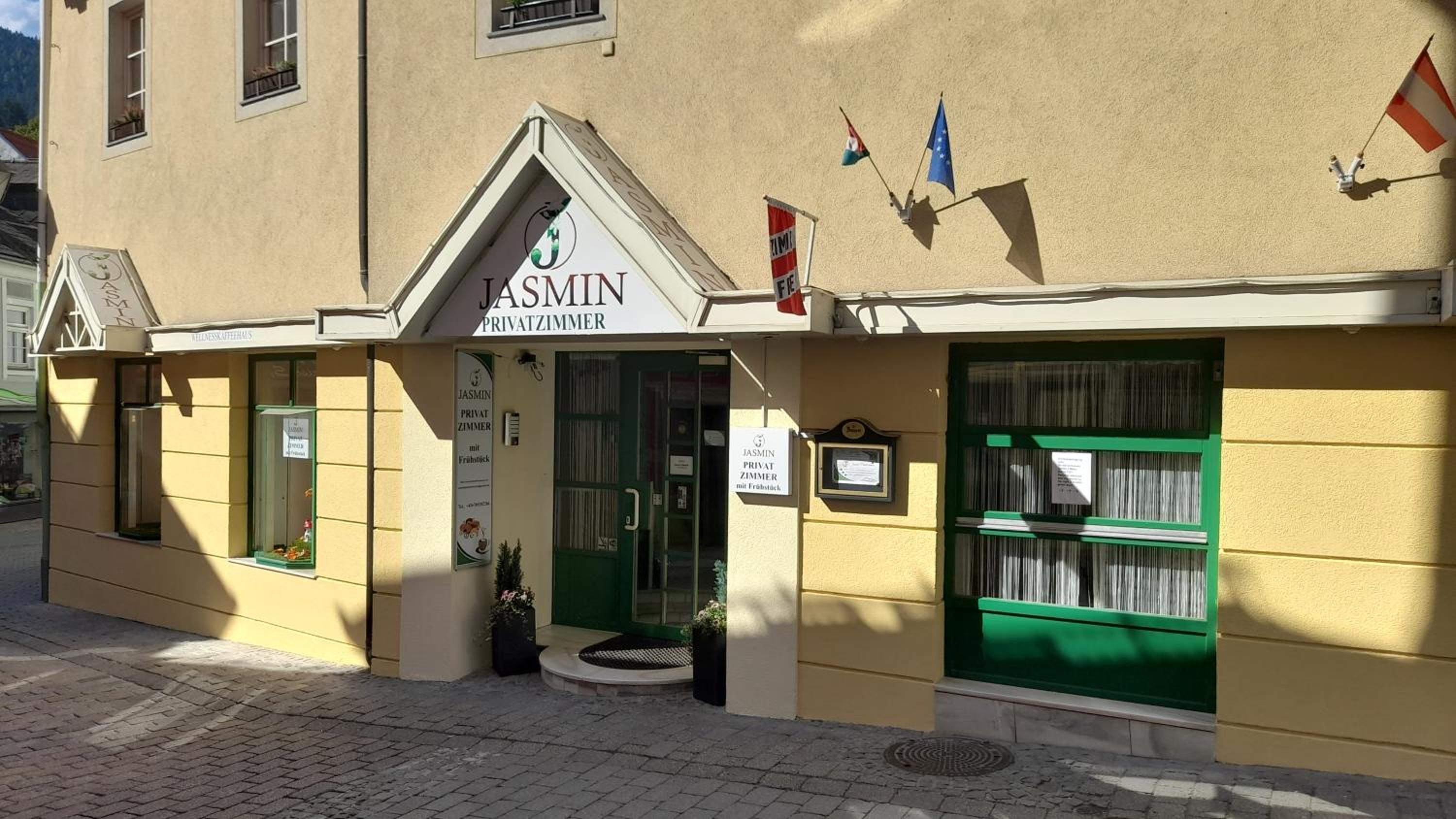 Jasmin Pension Central Location Shared Kitchen Pet Friendly