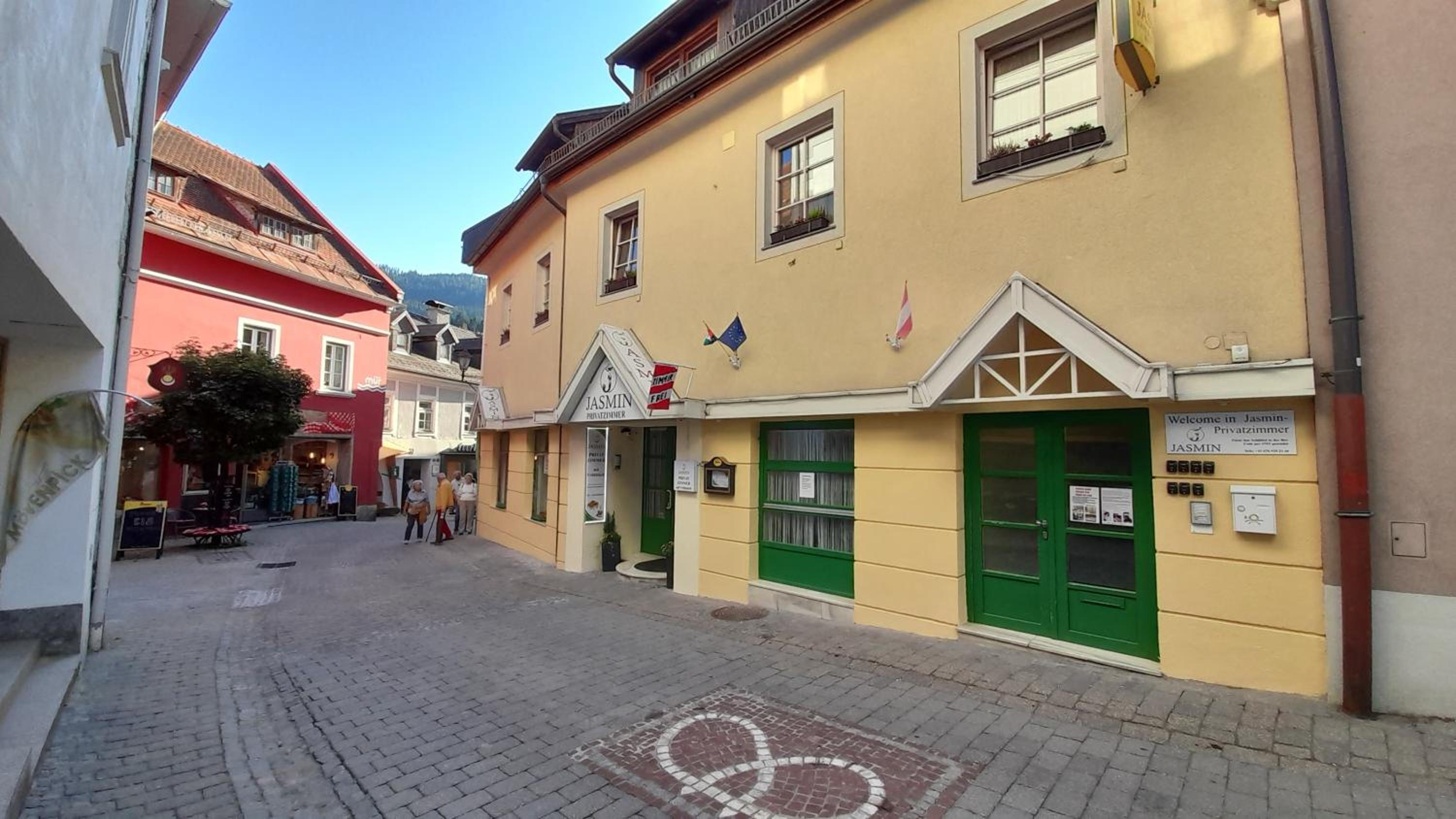Jasmin Pension Central Location Shared Kitchen Pet Friendly