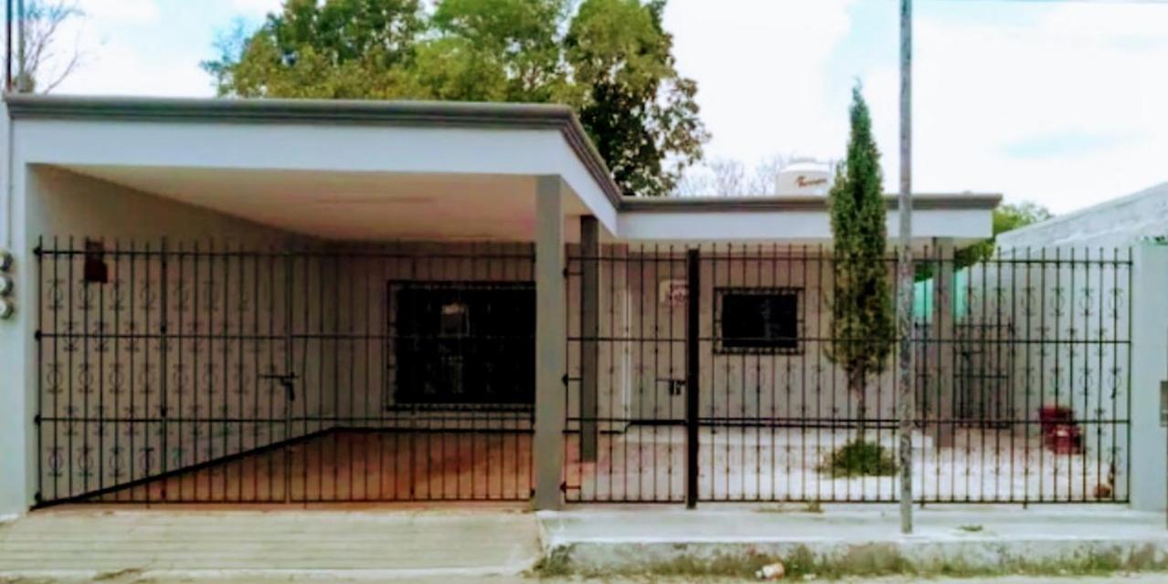 Hotel Casa Ixchel - 450m to Downtown, WiFi, Hot Water, AC - Image 1