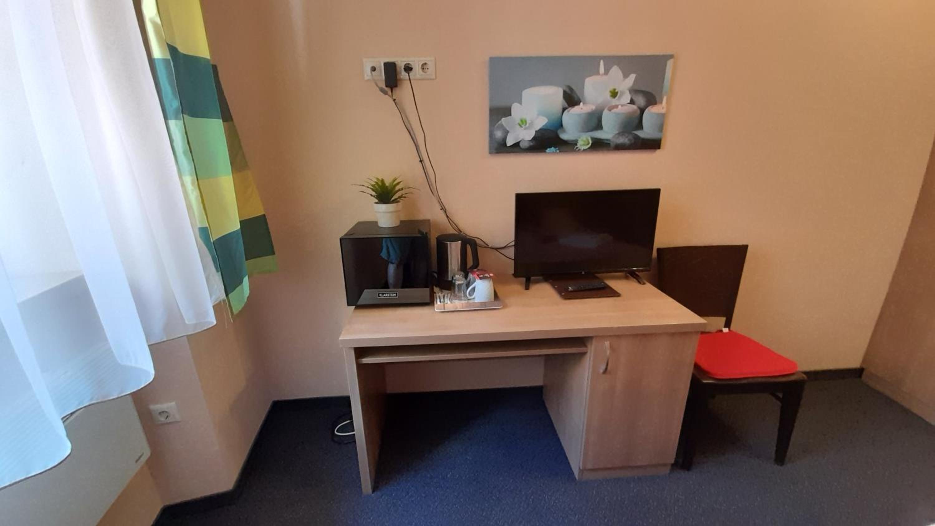 Jasmin Pension Central Location Shared Kitchen Pet Friendly