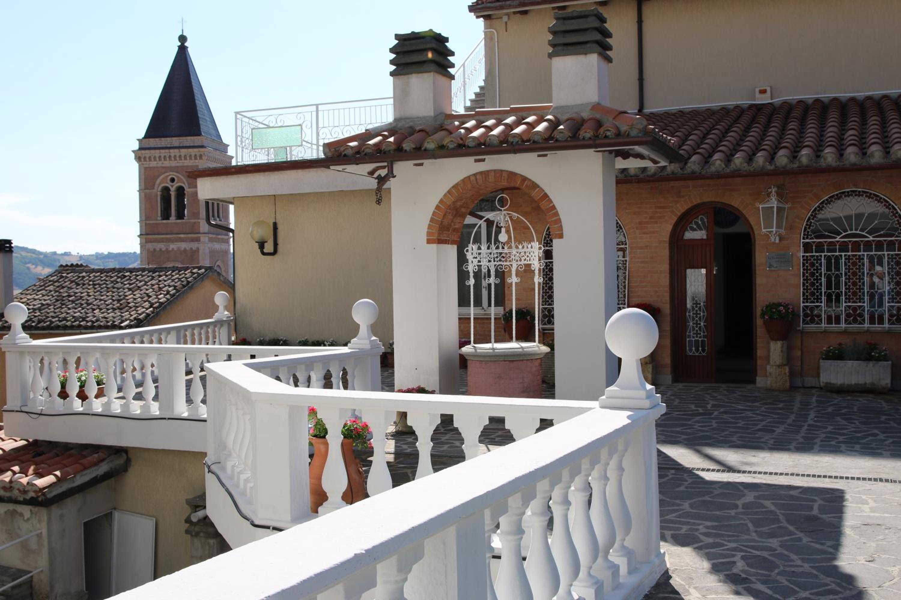 Photo 9