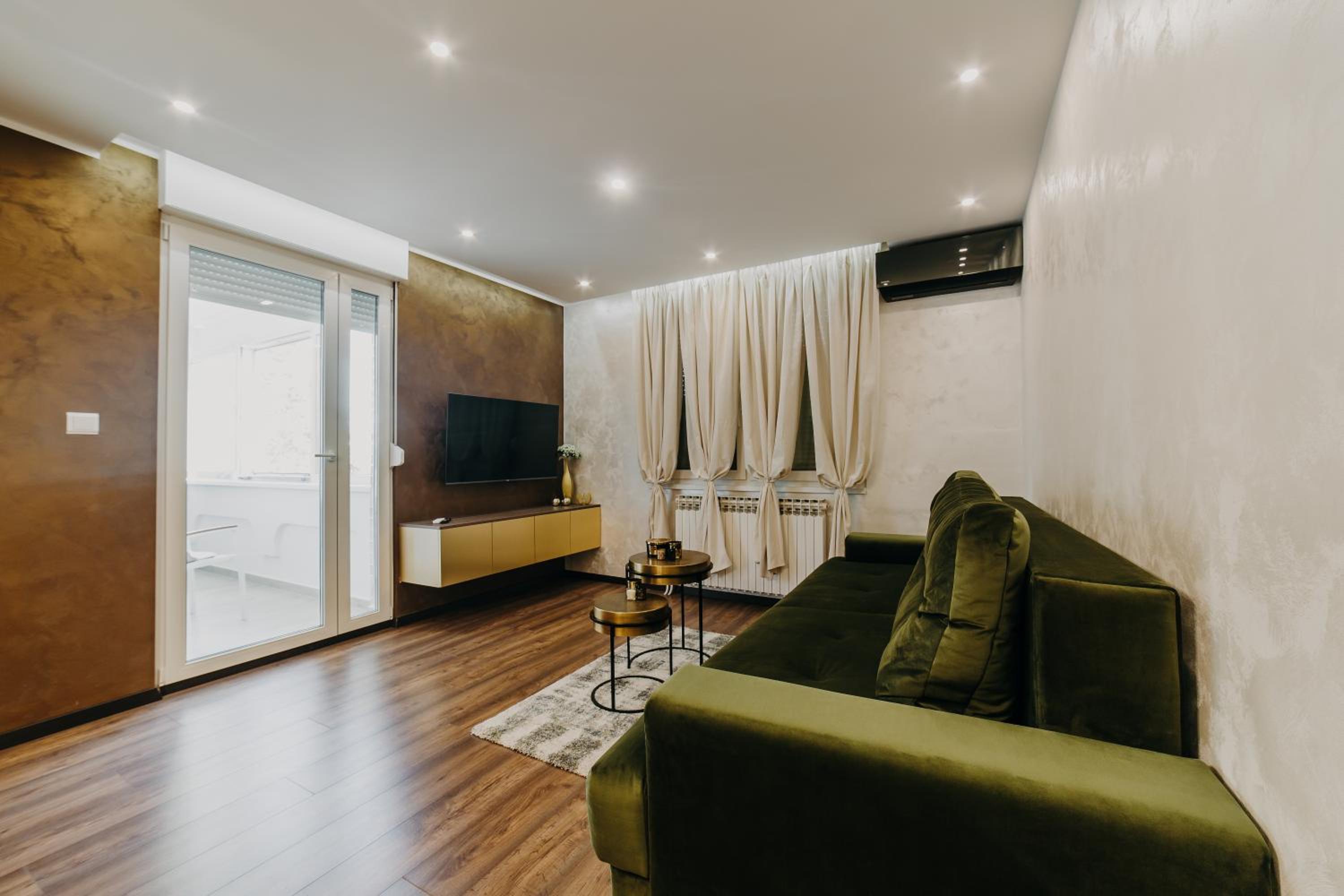 Apartman KATY - self check-in, besplatan parking, blizu centra