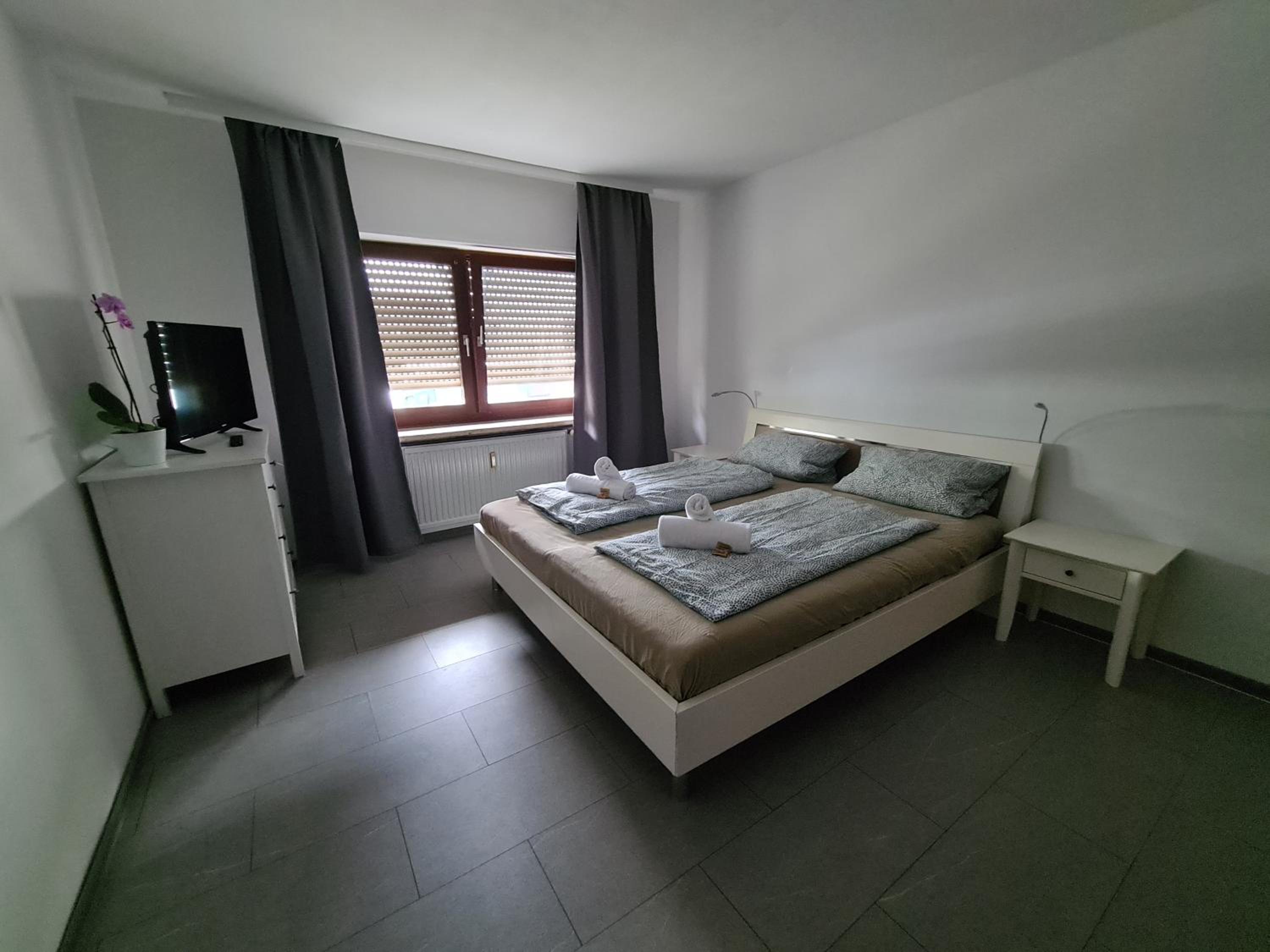 Fewo en Schwetzingen — hotel room