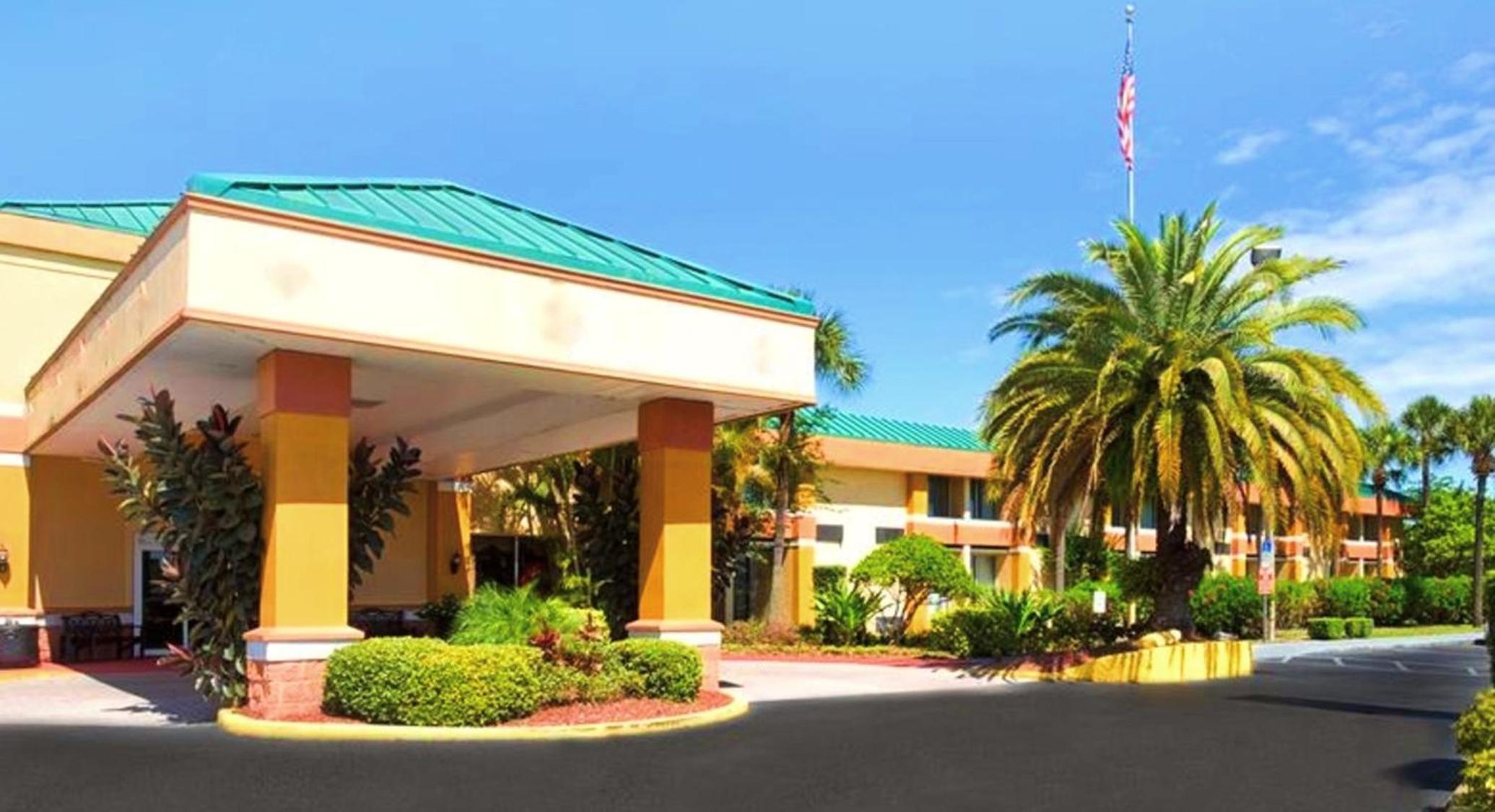 Hotel Bposhtels Orlando Florida Mall - Image 1