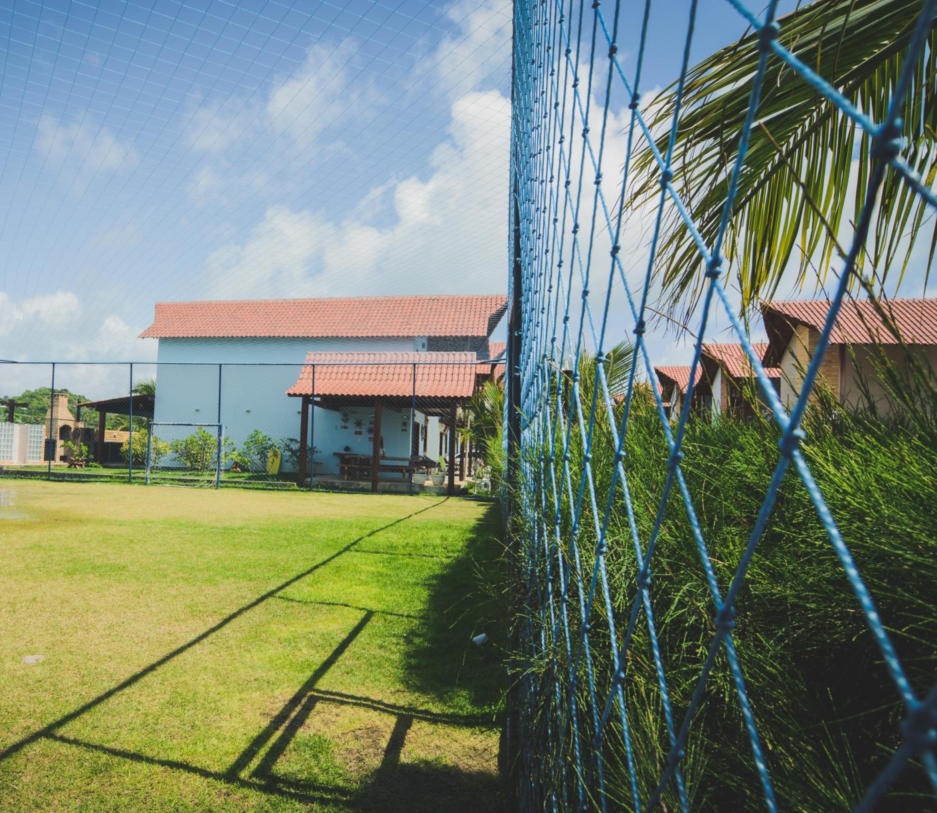 Linda casa com 5 quartos, a poucos metros da praia