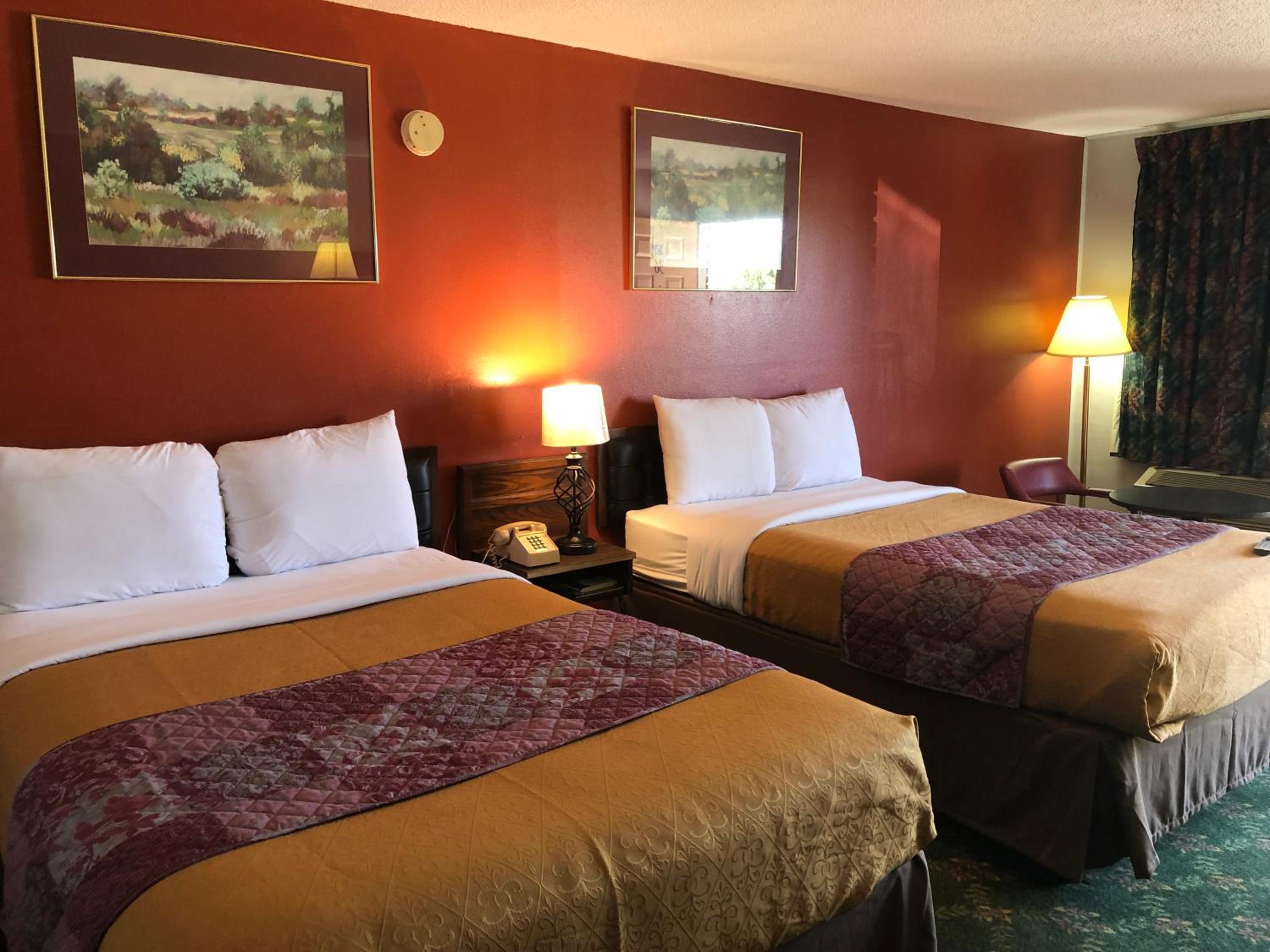 Budget Host Inn - Property Image 4