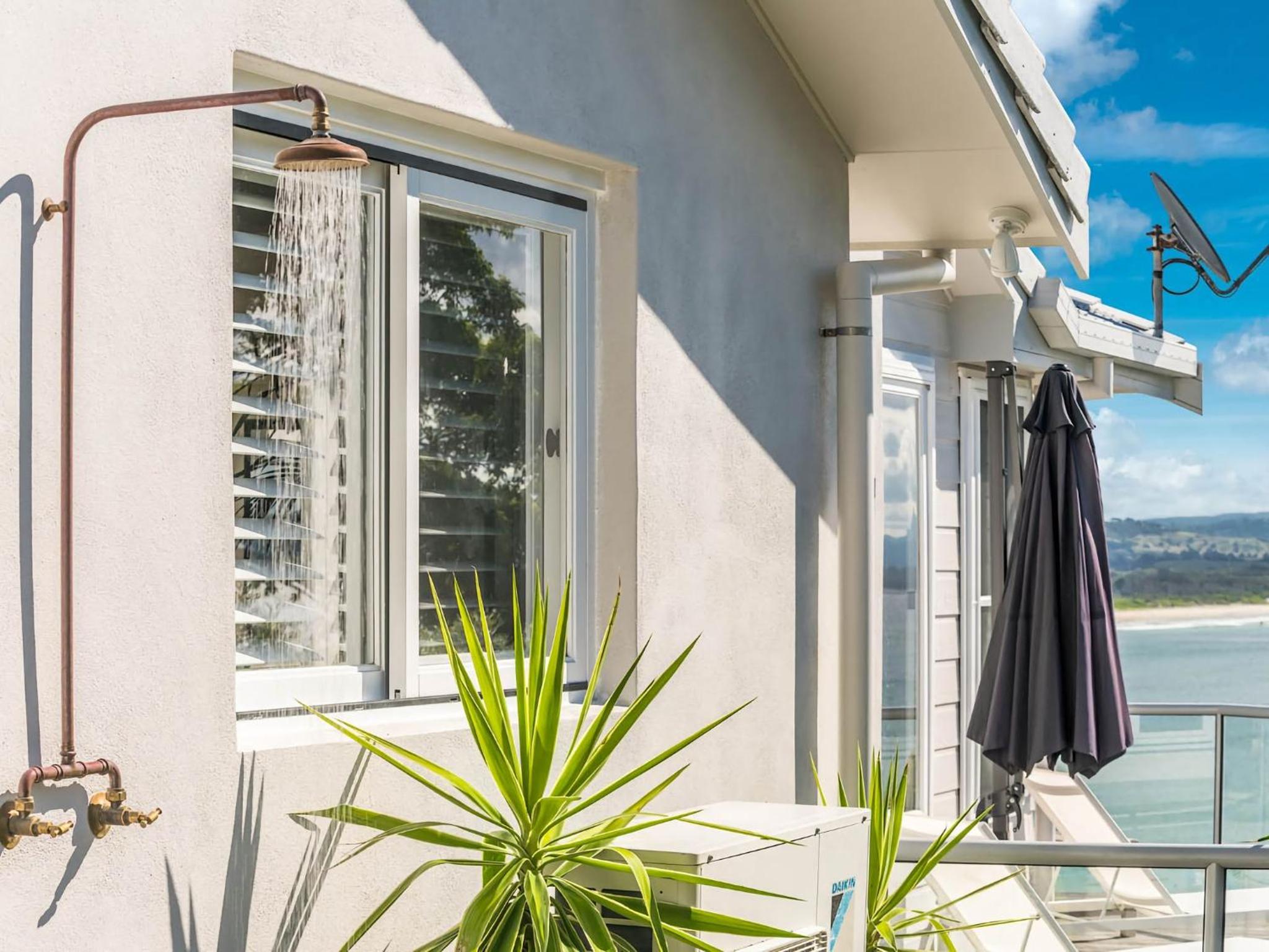 Sway - stunning 5 BR beach house with pool