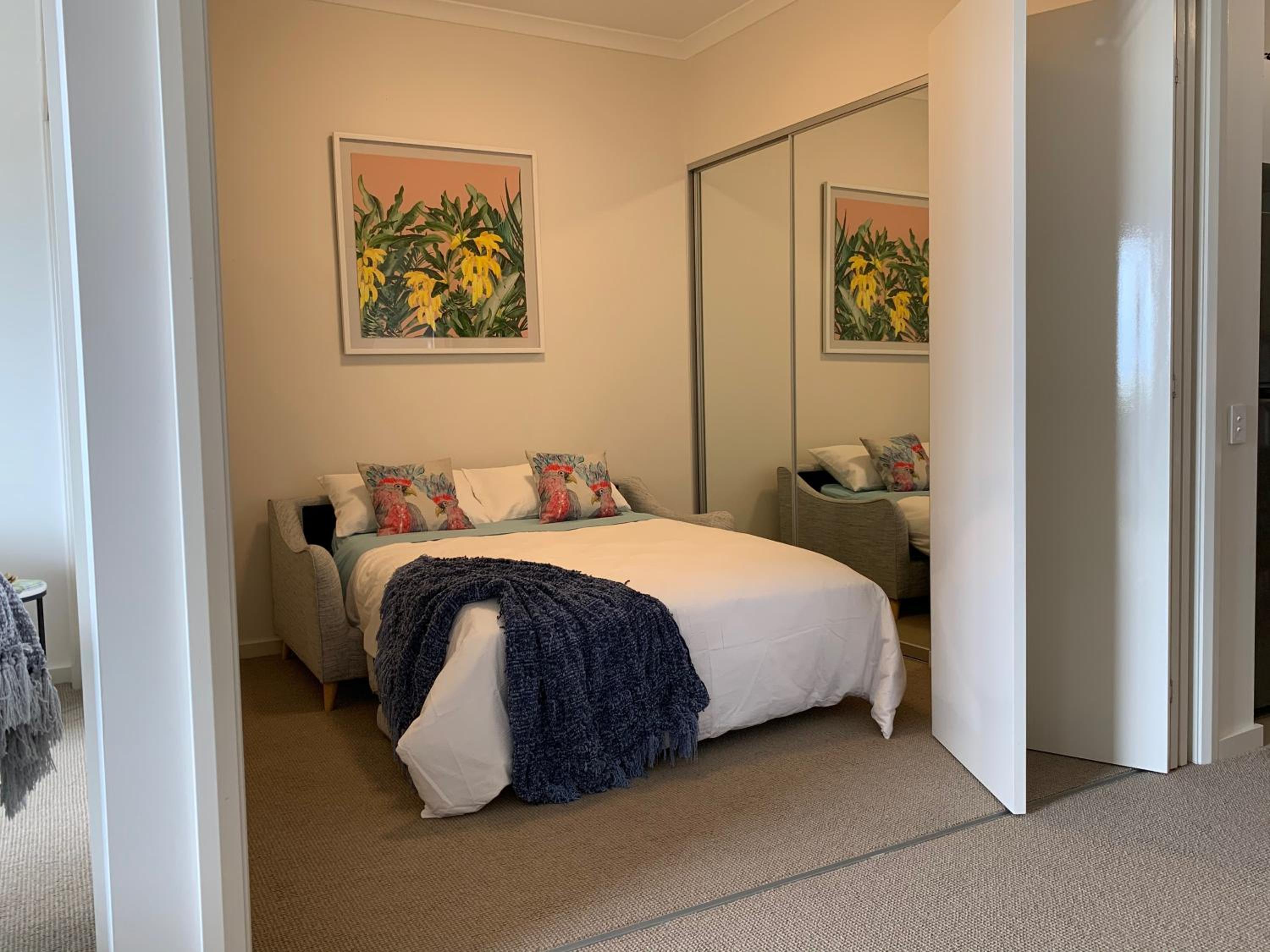 Mariner's Cove ~ Luxe Waterfront Apartment