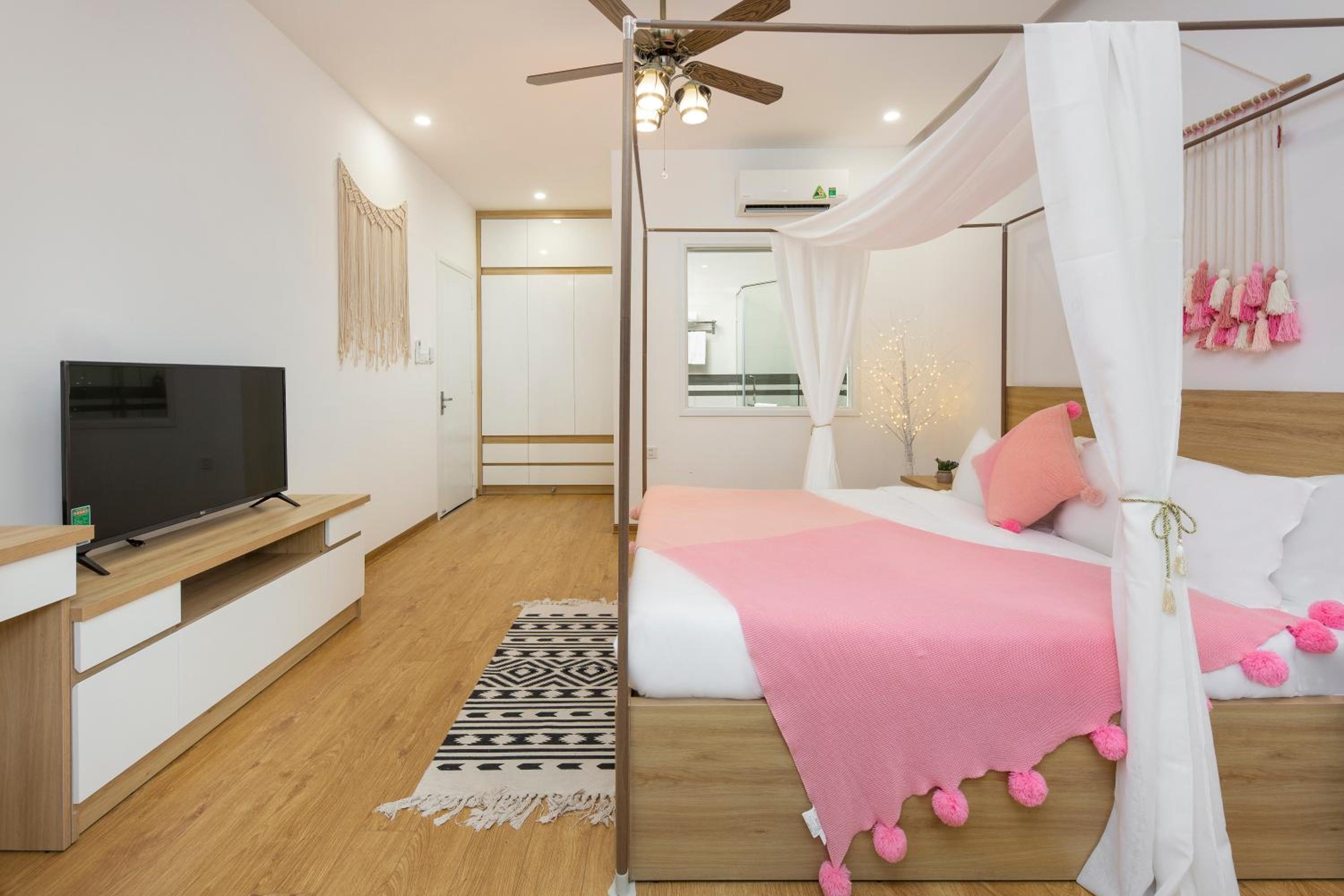 Arrive Hotel & Apartment view 3