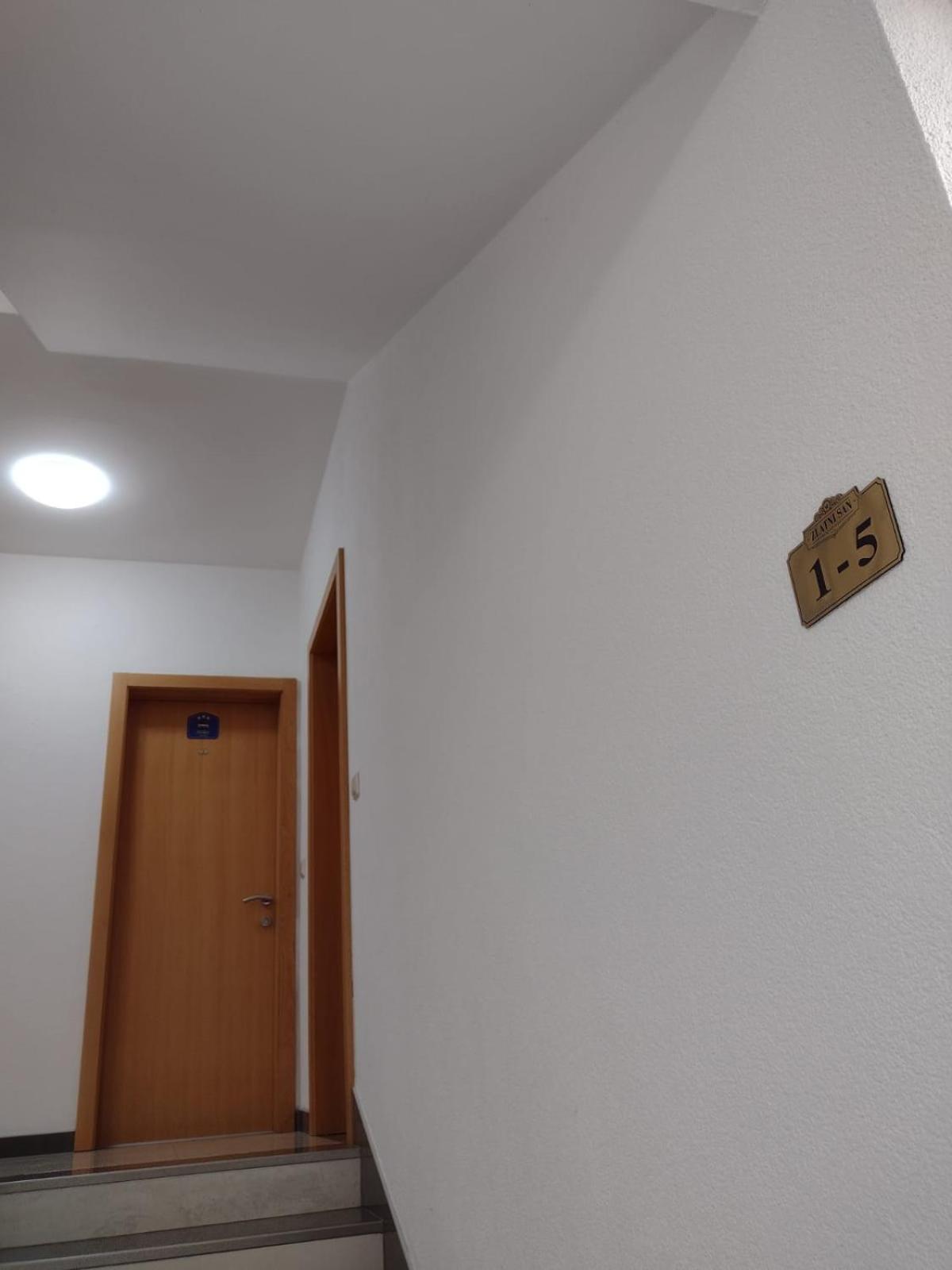 Photo 52