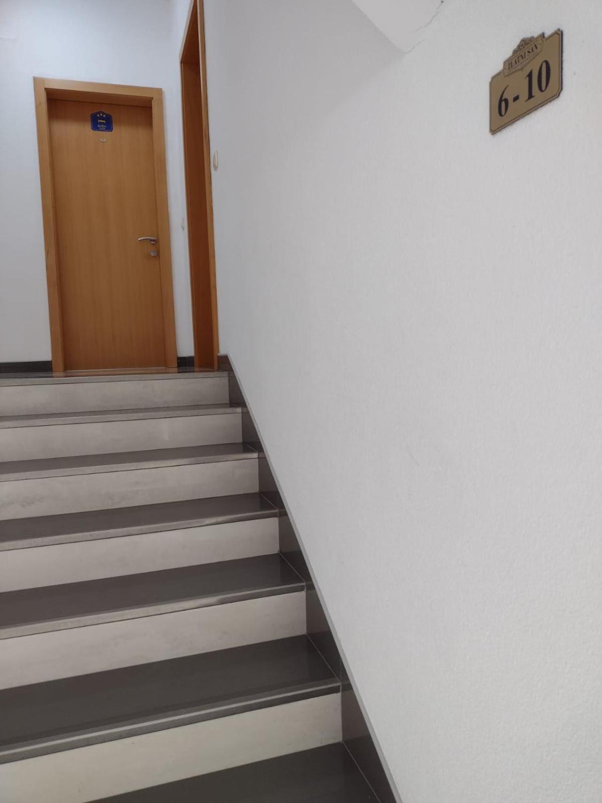 Photo 51