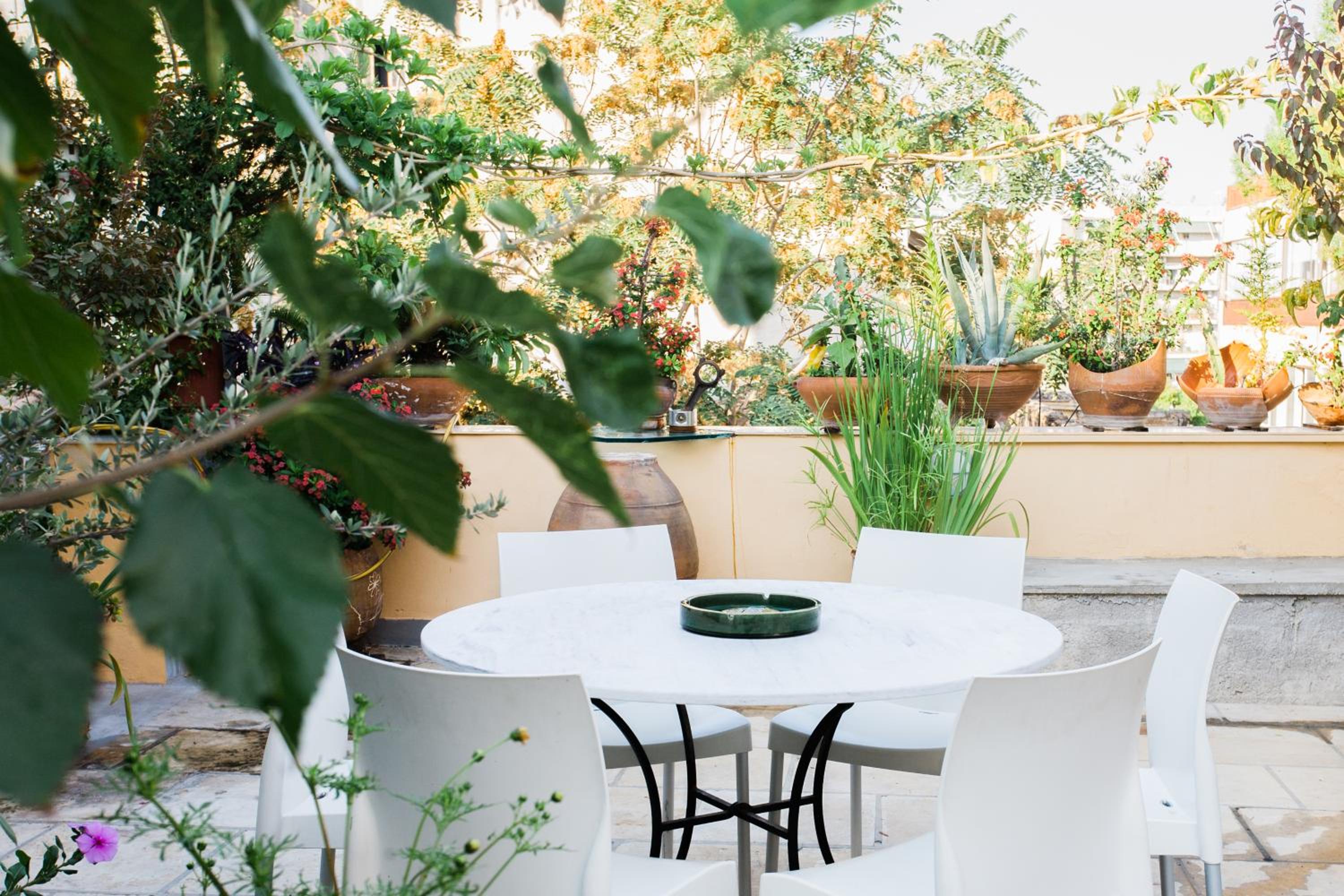 Stylish, Basement Studio with Roof Garden Access - EP9B