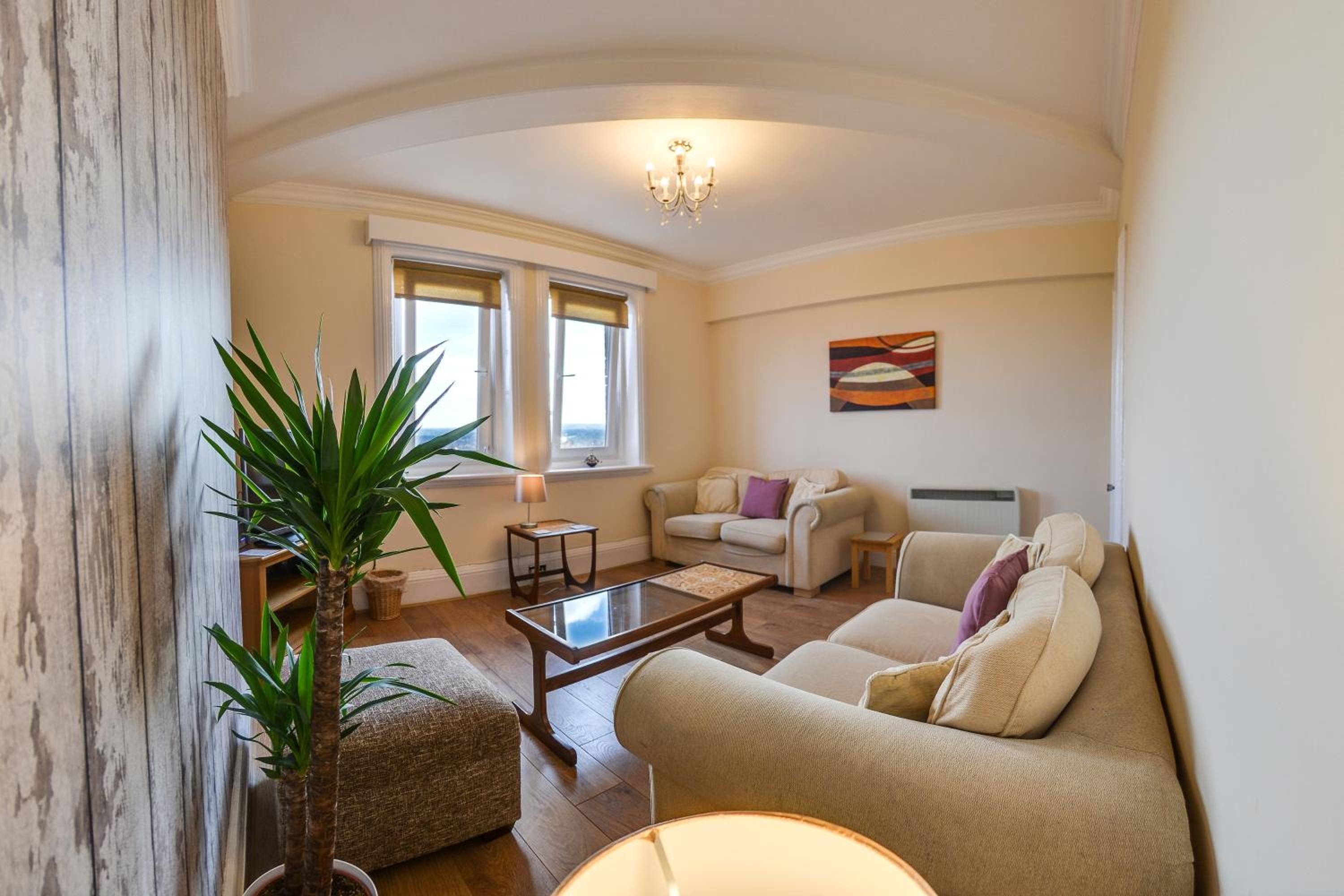 The Whitby Prospect, large apartment, fantastic views & parking view 4