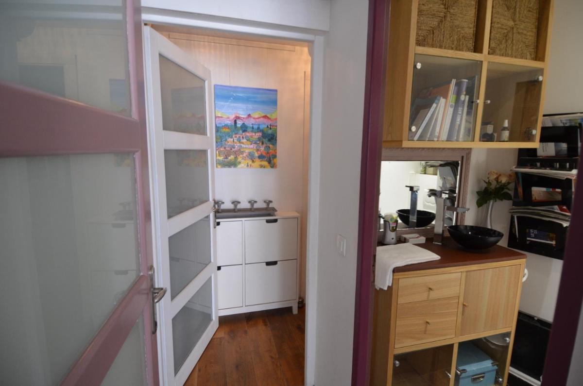 Appartement 6 personnes avec Terrasse et Jacuzzi plein cœur centre-ville quartier du Port de Nice view 4