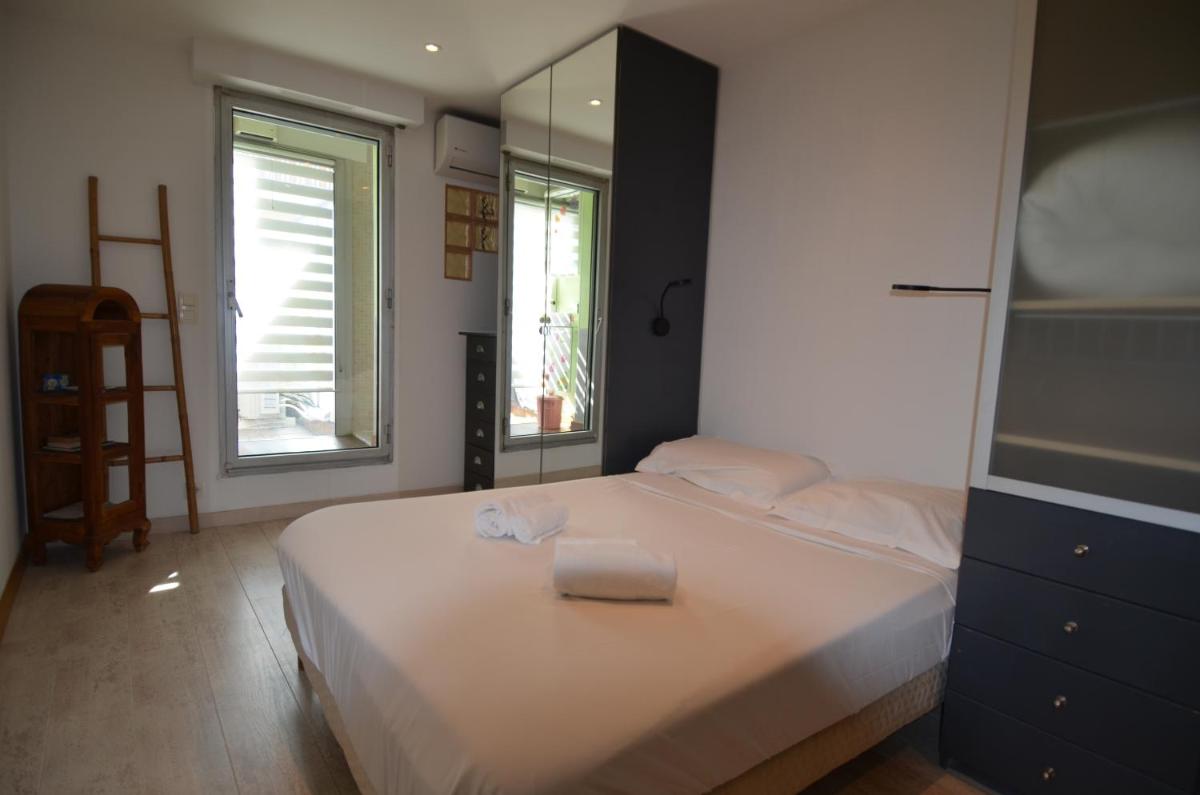Appartement 6 personnes avec Terrasse et Jacuzzi plein cœur centre-ville quartier du Port de Nice view 5