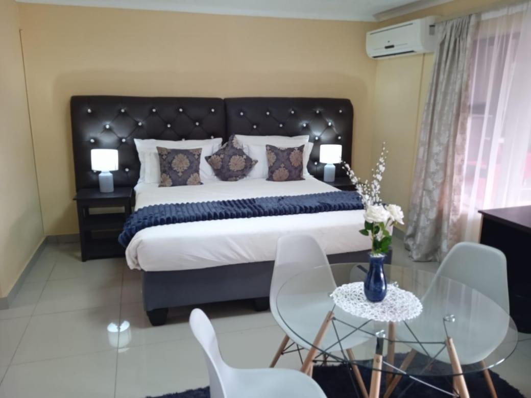 Clifford's Rufaro Hotel, Conference & Spa