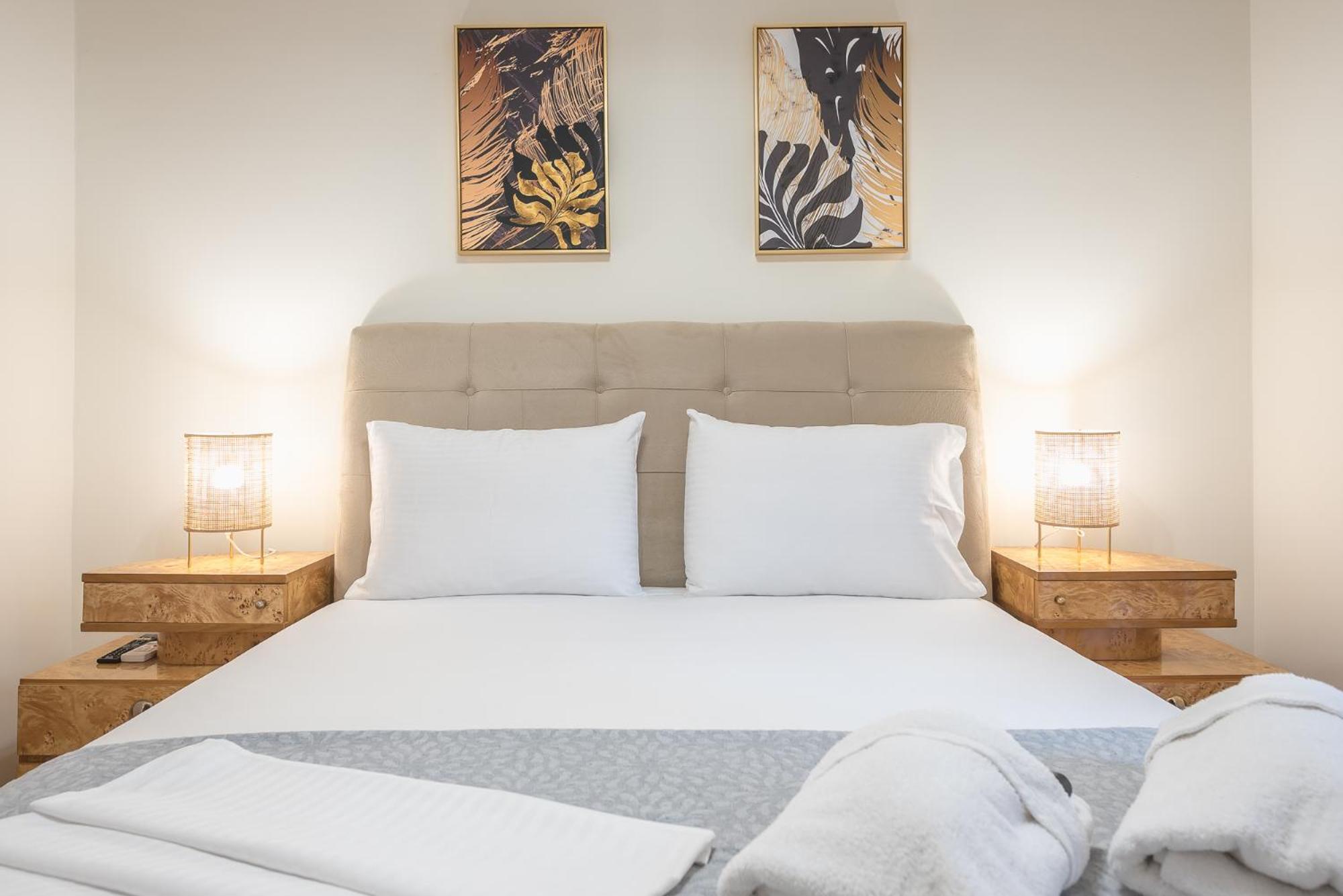 Boutique Suite by CloudKeys en Athens — bedroom