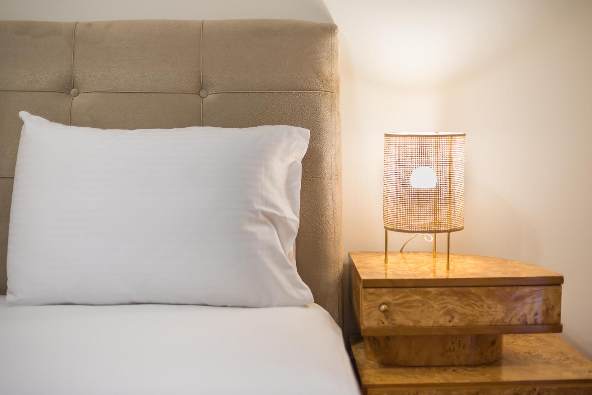 Boutique Suite by CloudKeys en Athens — bedroom