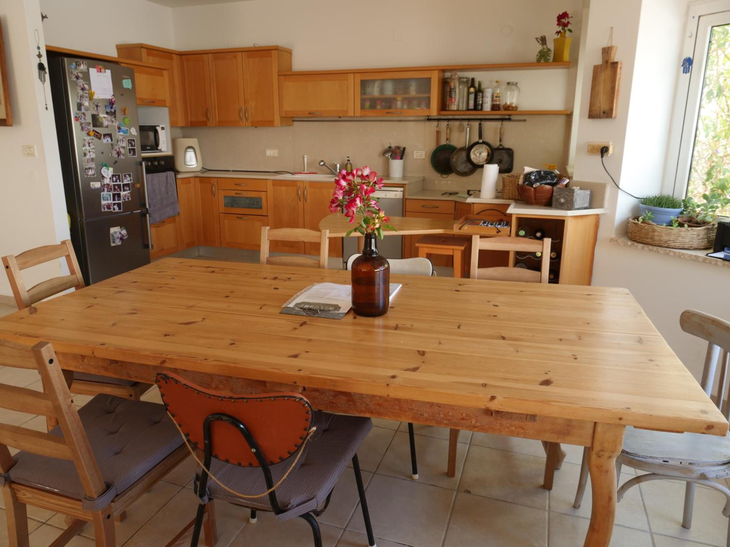 Oren's place - perfect for families & friend's view 3