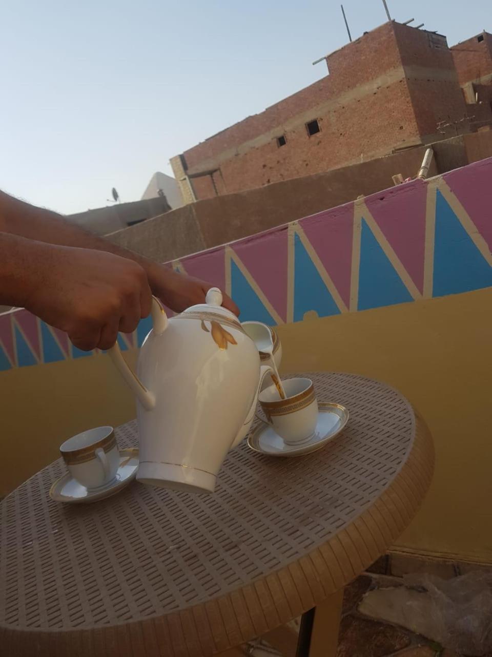 Jana Pyramids view inn