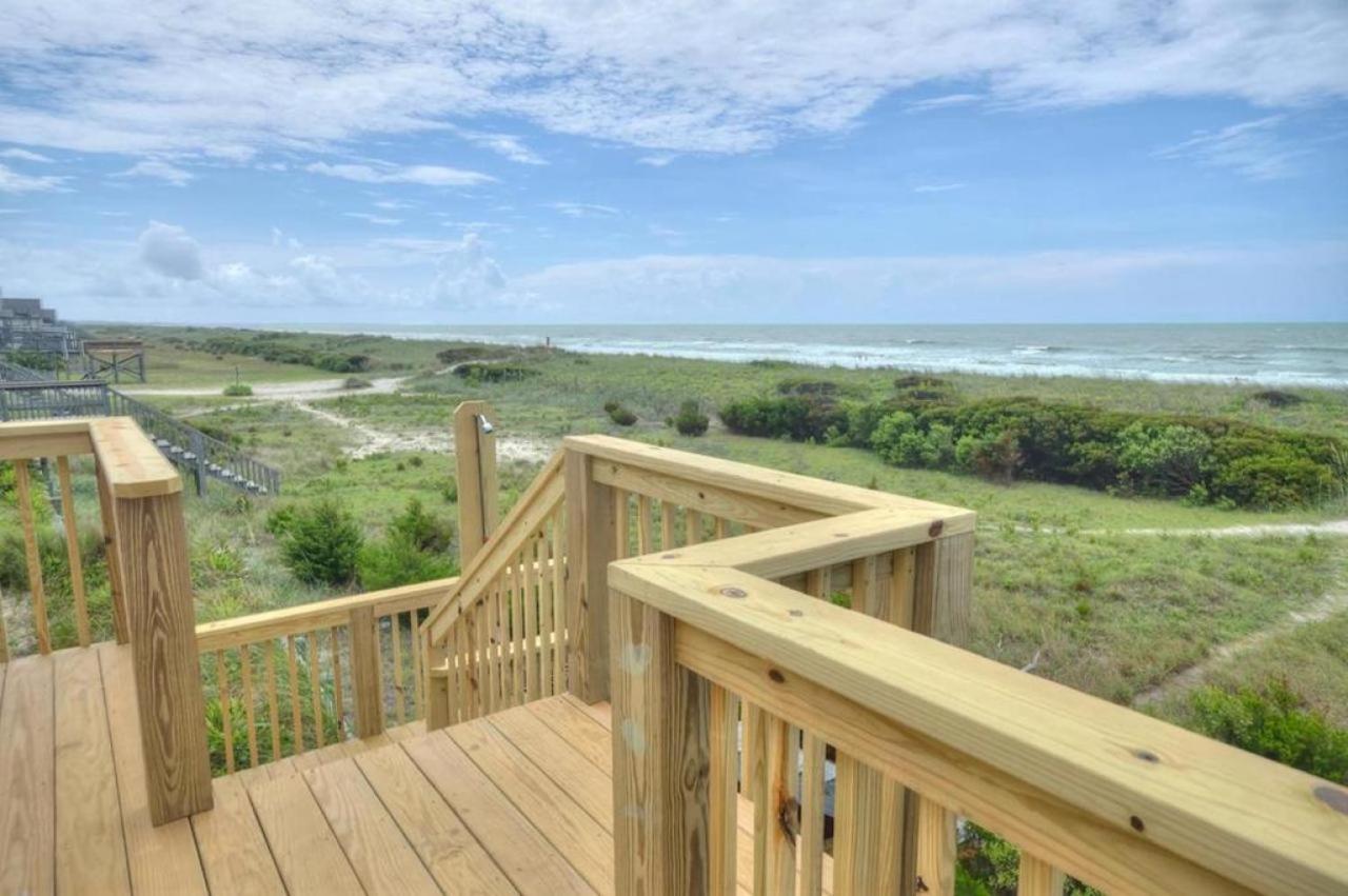 1 Pura Vida view 3