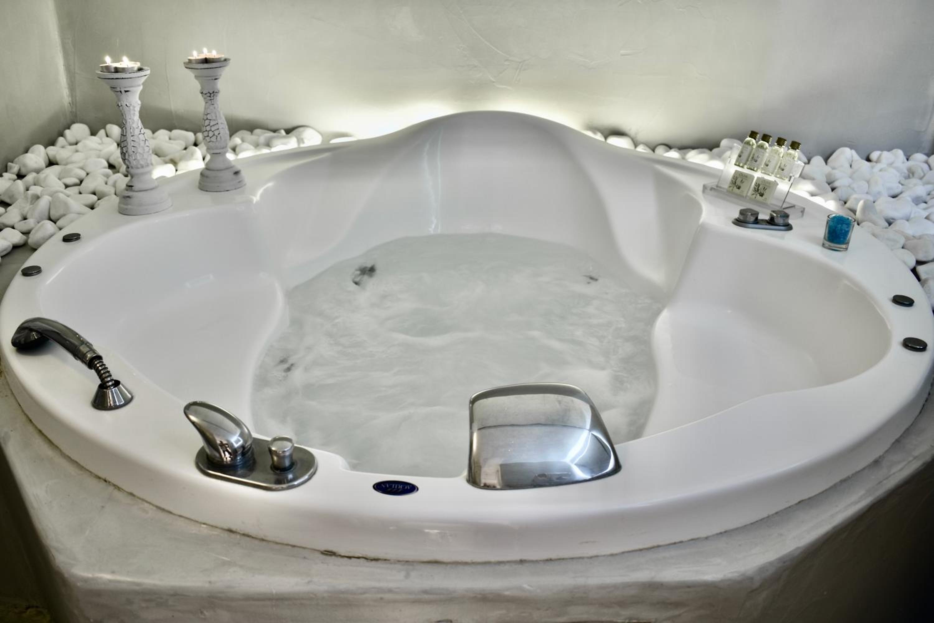 Aeolos Art and Eco Suites - Adults Only 110