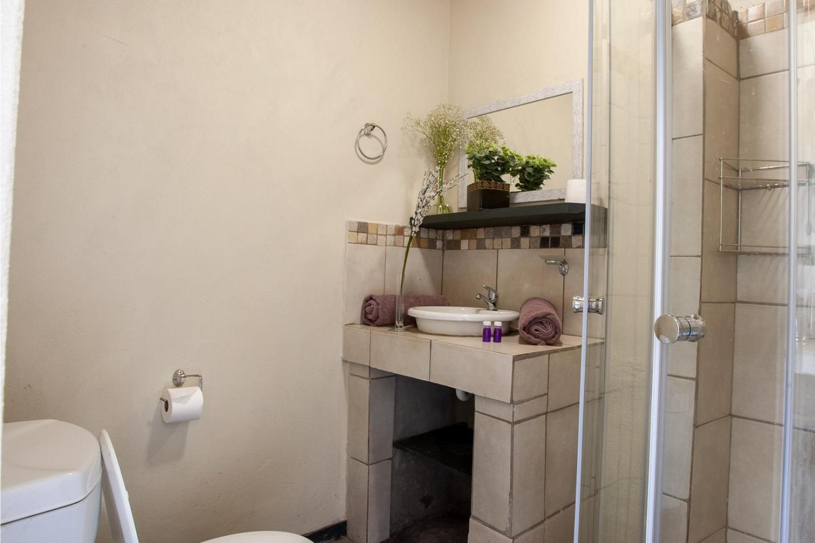 Bedrock Executive Honeymoon En-Suite view 2