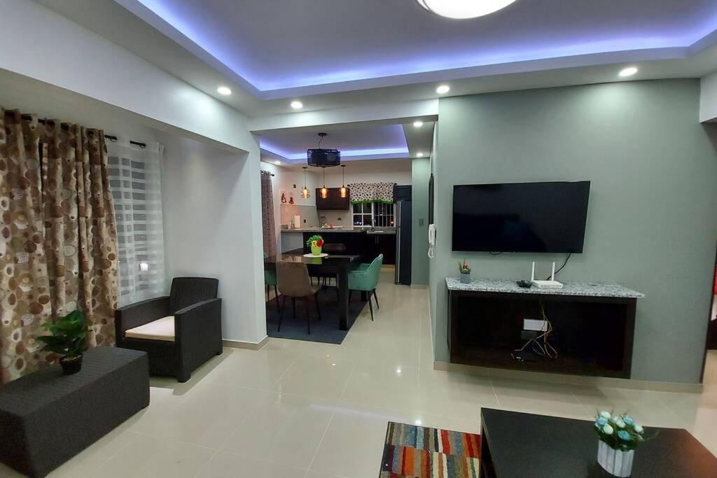 4to nivel 2 habitaciones 2 baños Alma Rosa I