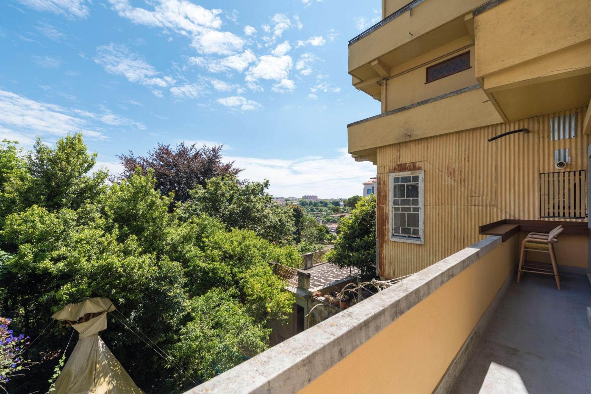 Doura Central w/ AC & Balcony by LovelyStay view 4