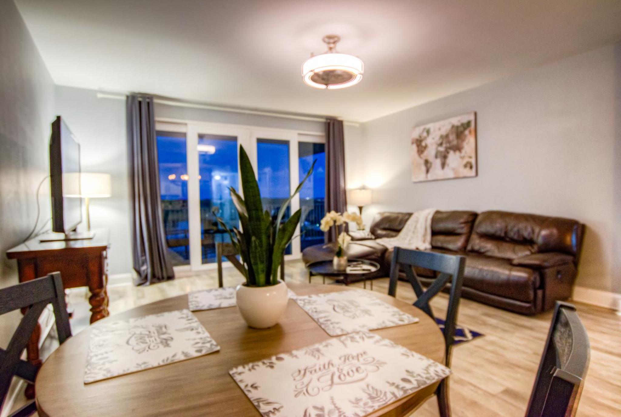 BRAND NEW! Laketown Wharf 633! Amazing 3 BD, Great Location, And Awesome Amenities! view 4
