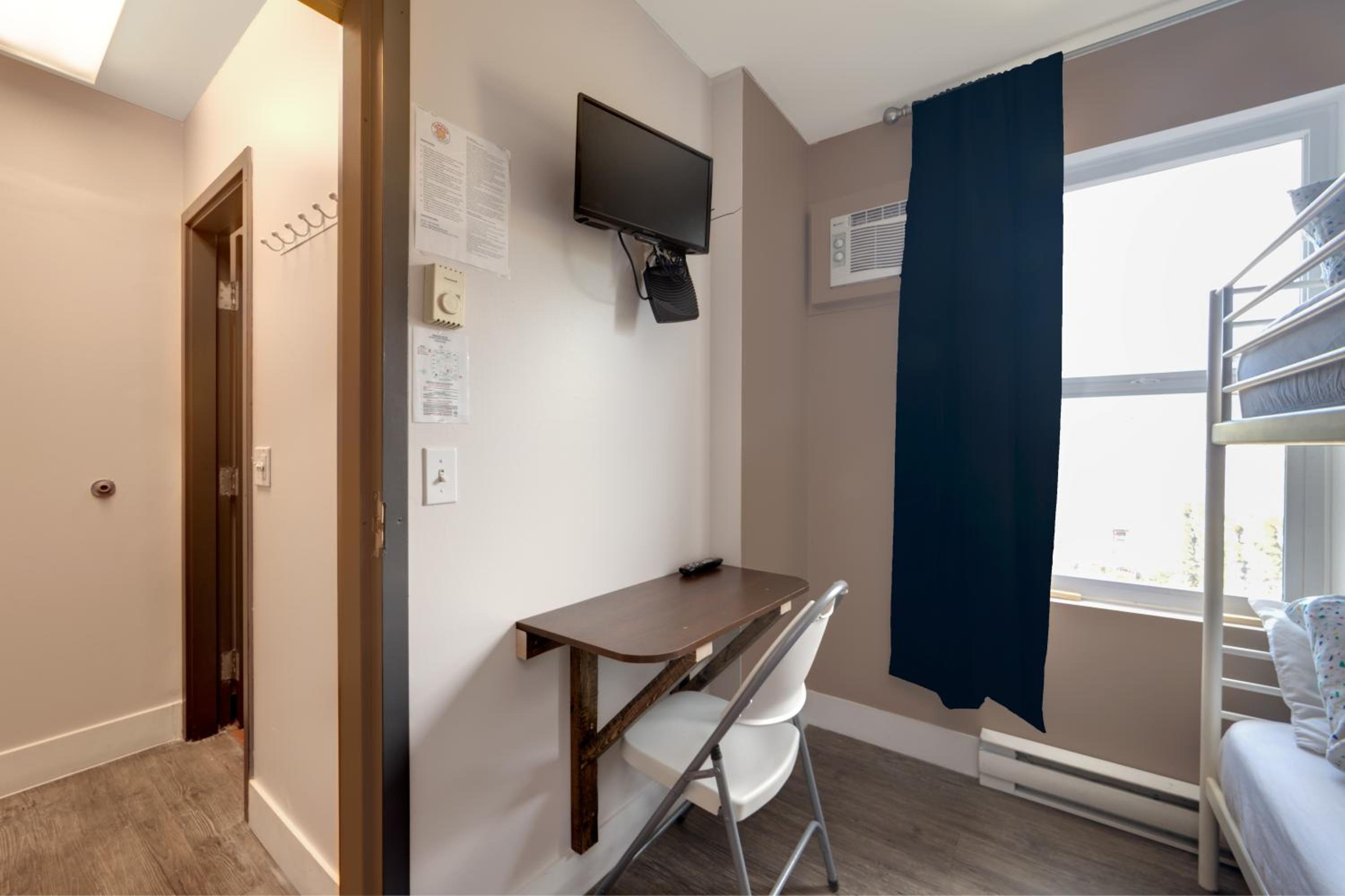 HI Kelowna Hostel