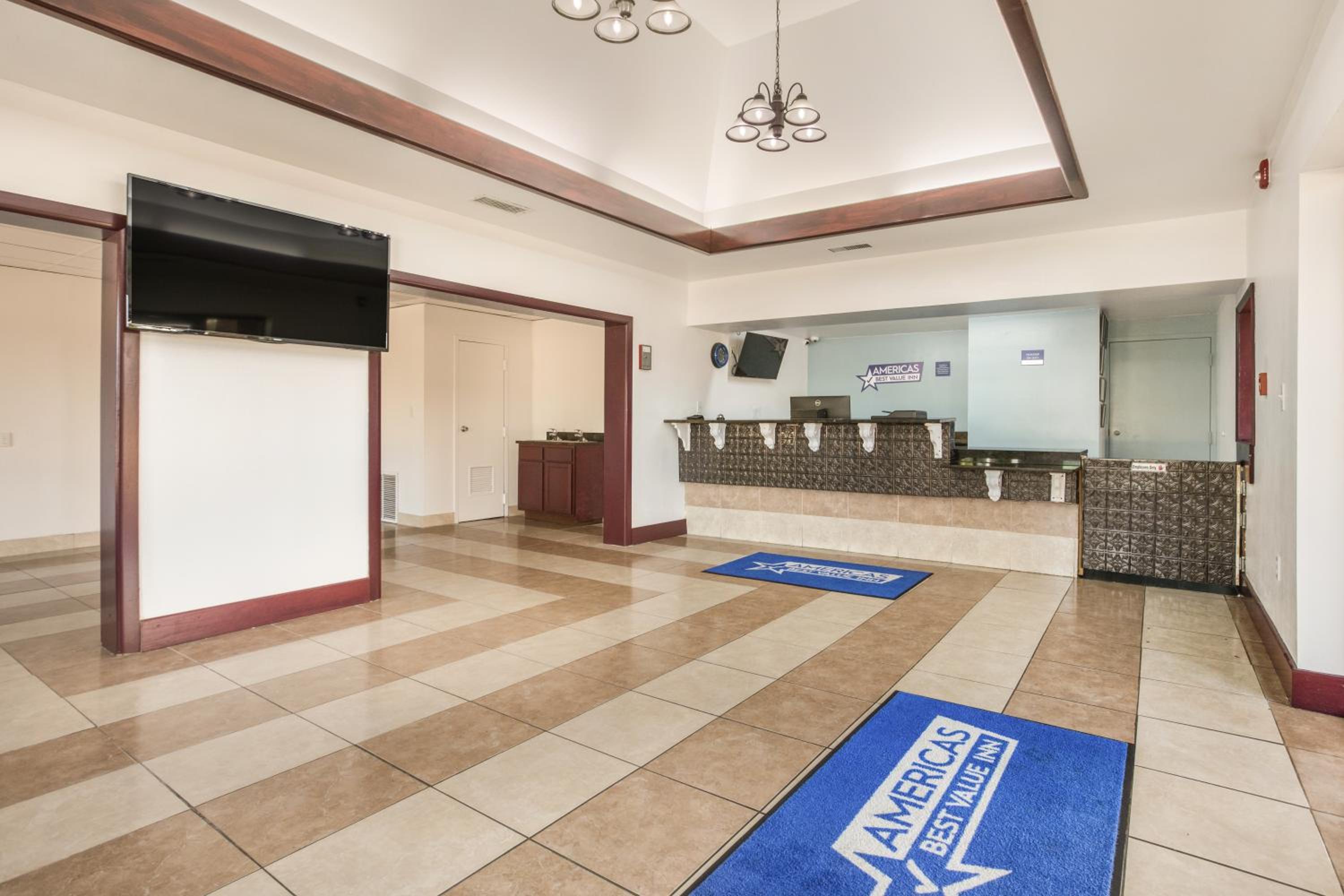 Americas Best Value Inn Stockbridge - Property Image 8