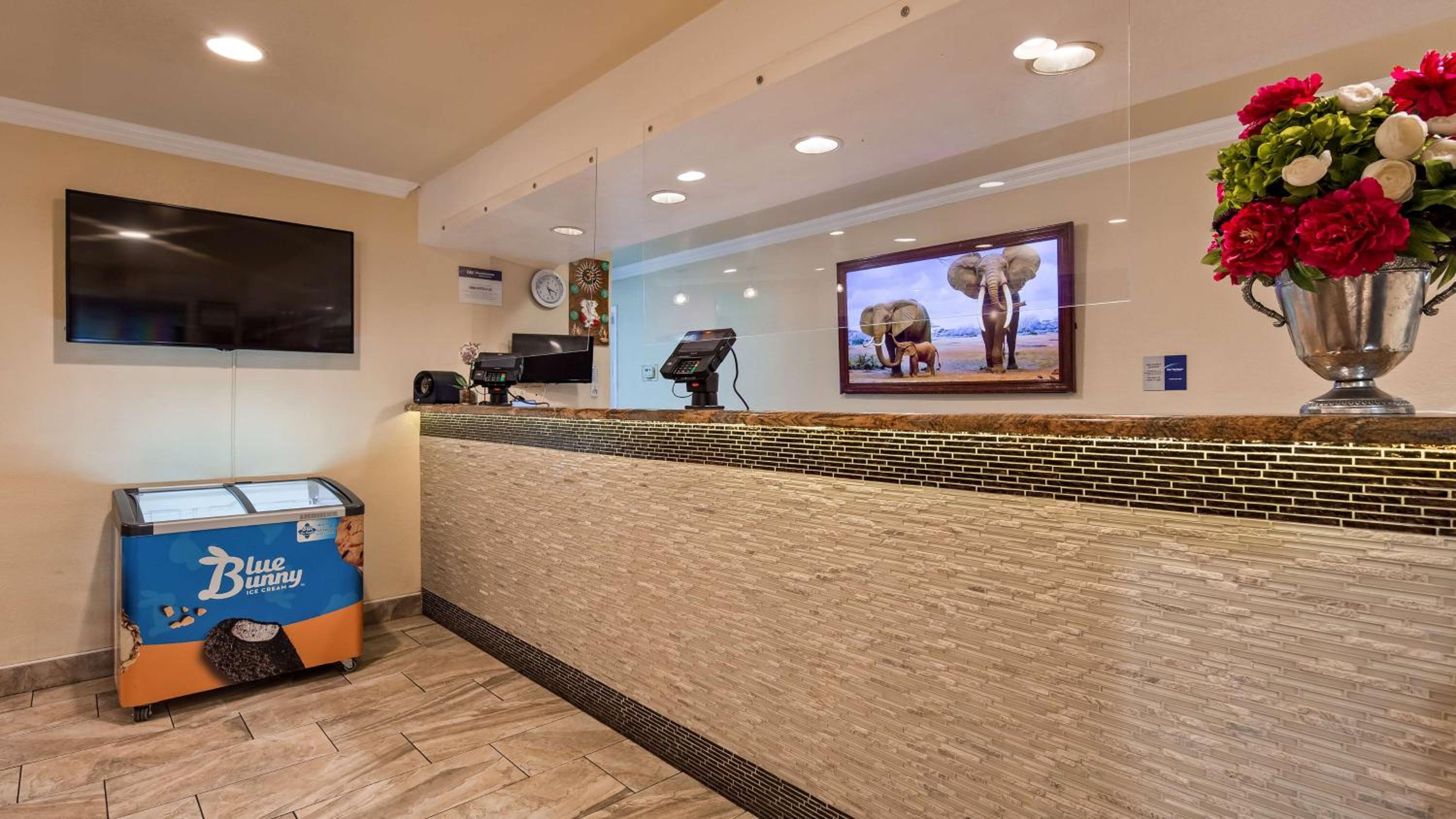 Santa Rosa Vacations - Best Western Santa Rosa Inn - Property Image 4