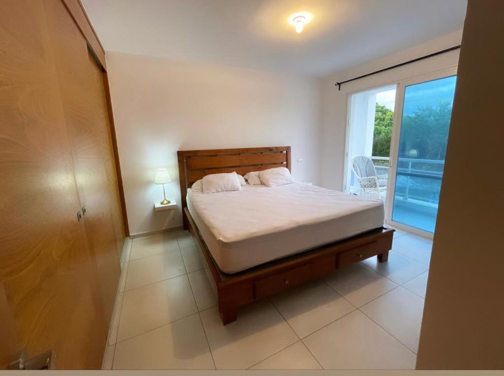 Casa en Paraiso RD view 4