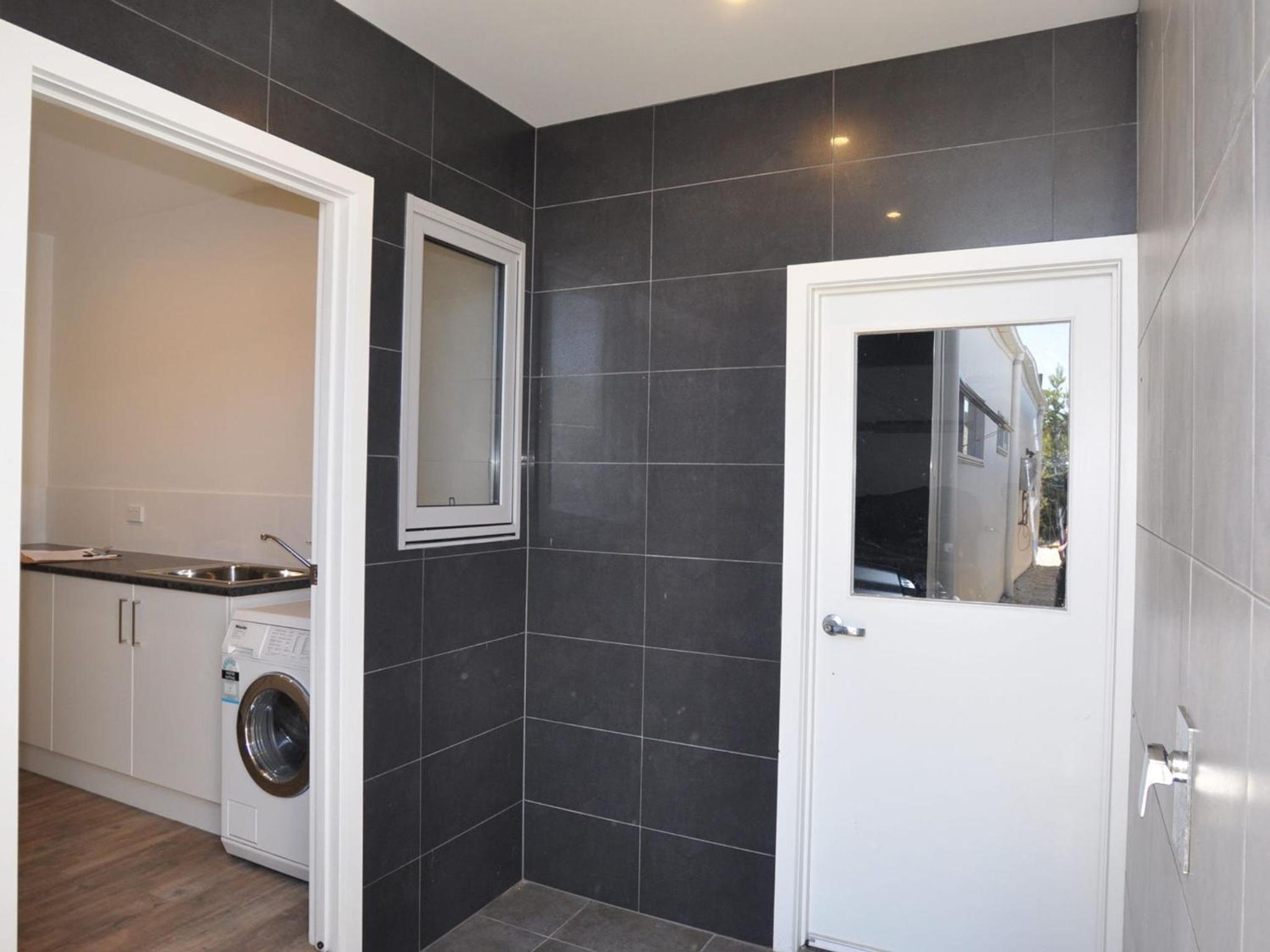 Sunnyside - Surf Side, Linen and Wifi included