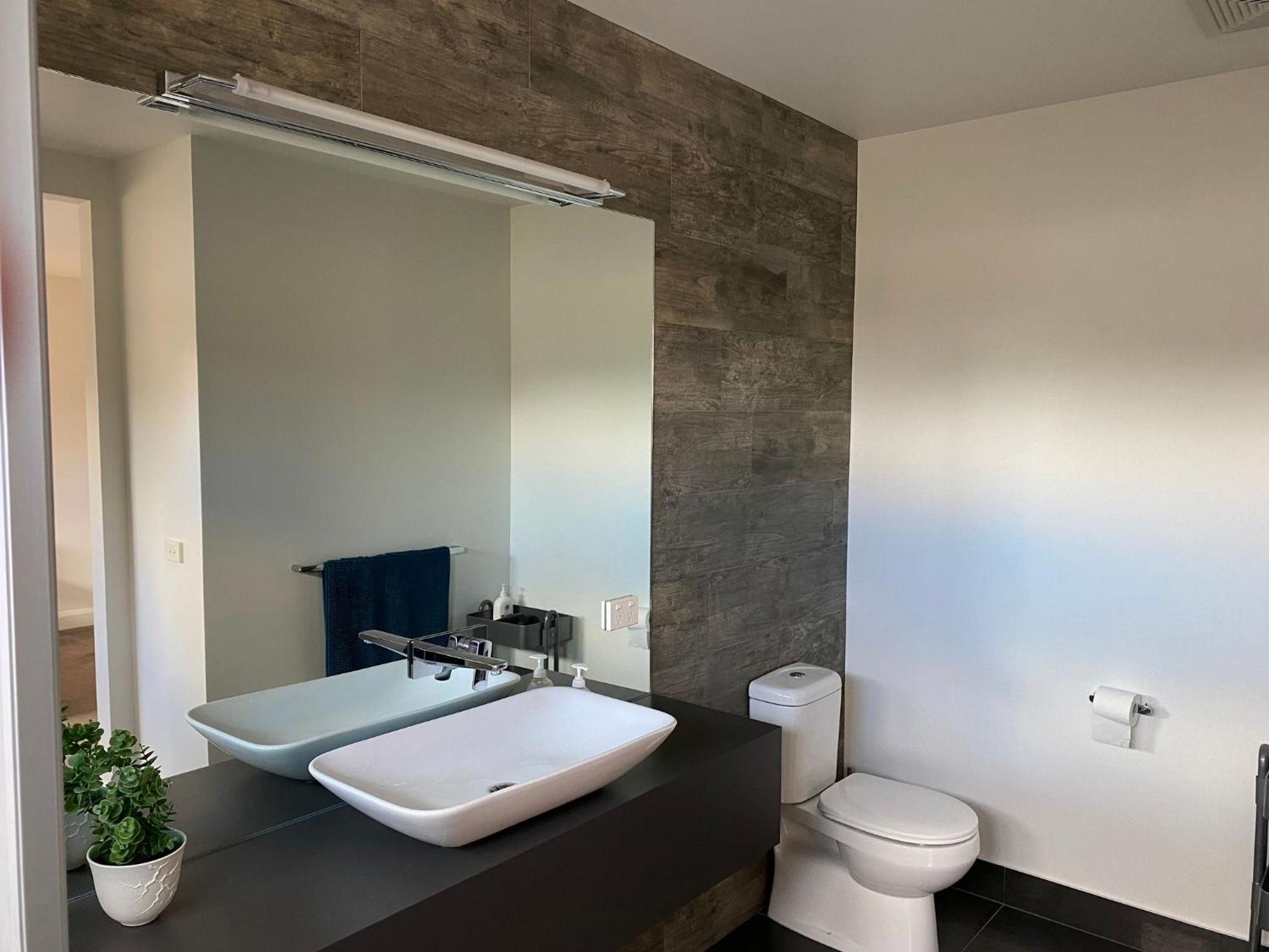 Sunnyside - Surf Side, Linen and Wifi included