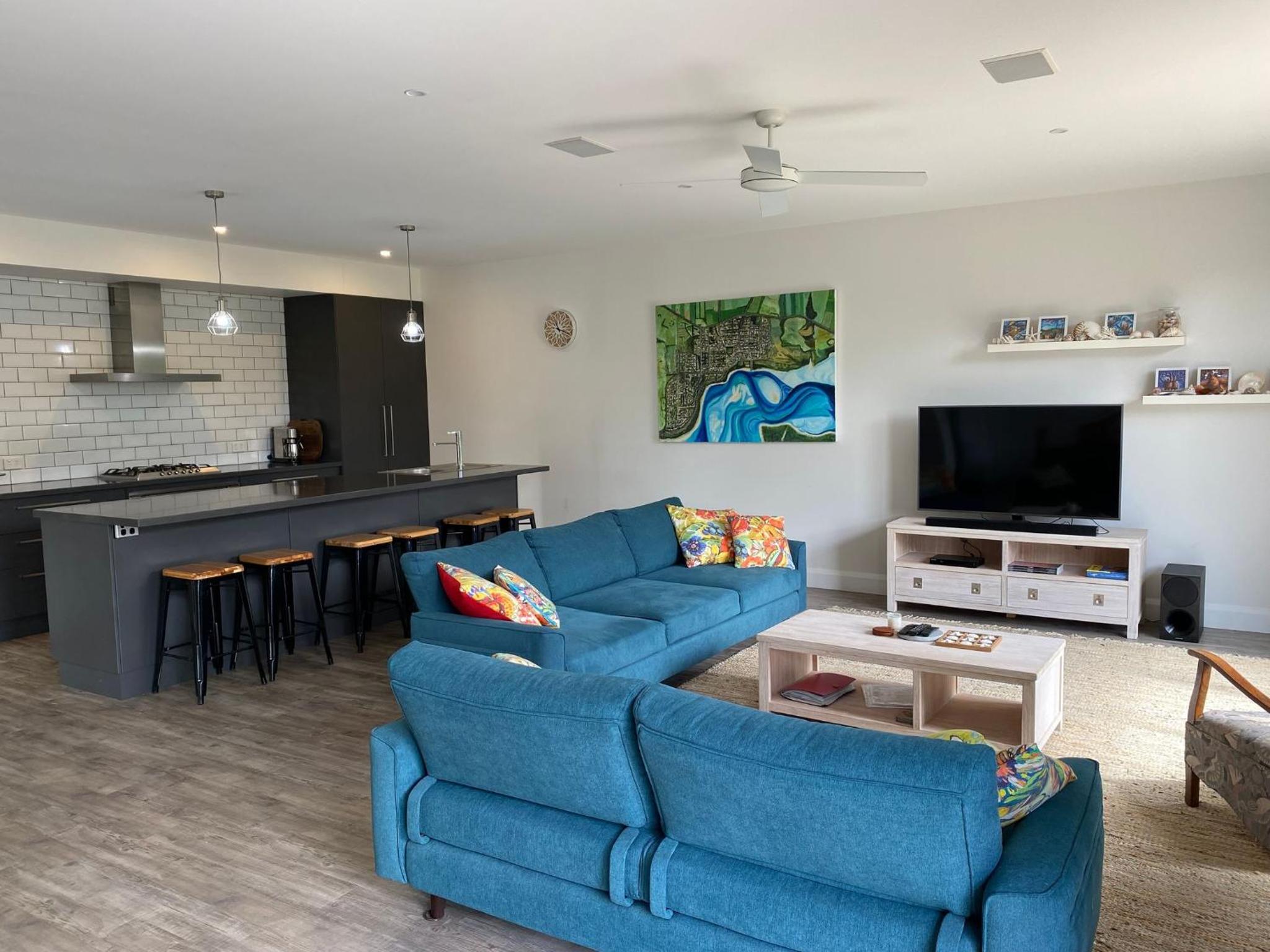 Sunnyside - Surf Side, Linen and Wifi included