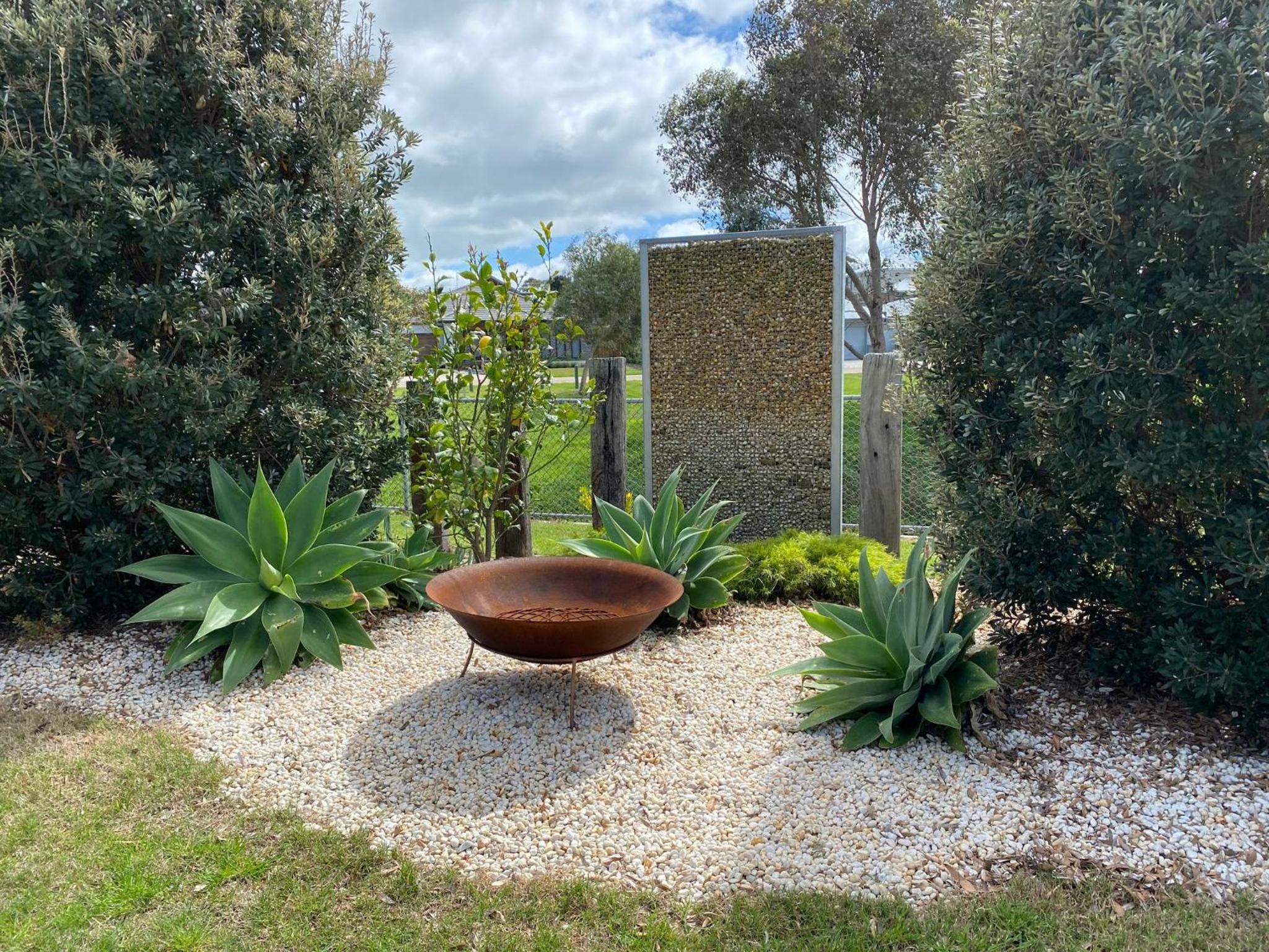 Sunnyside - Surf Side, Linen and Wifi included