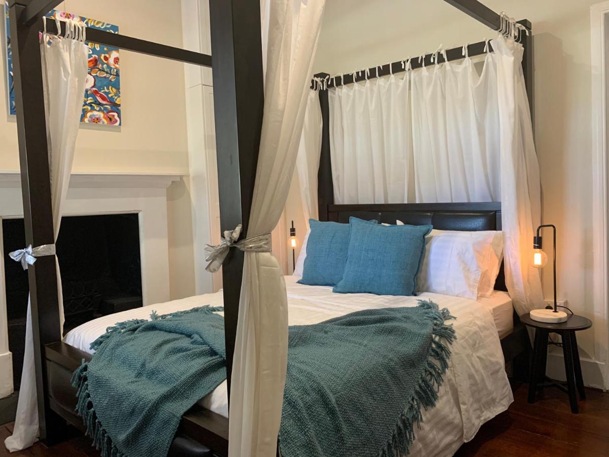 Warders Cottage: Iconic Cottage in the Heart of Freo