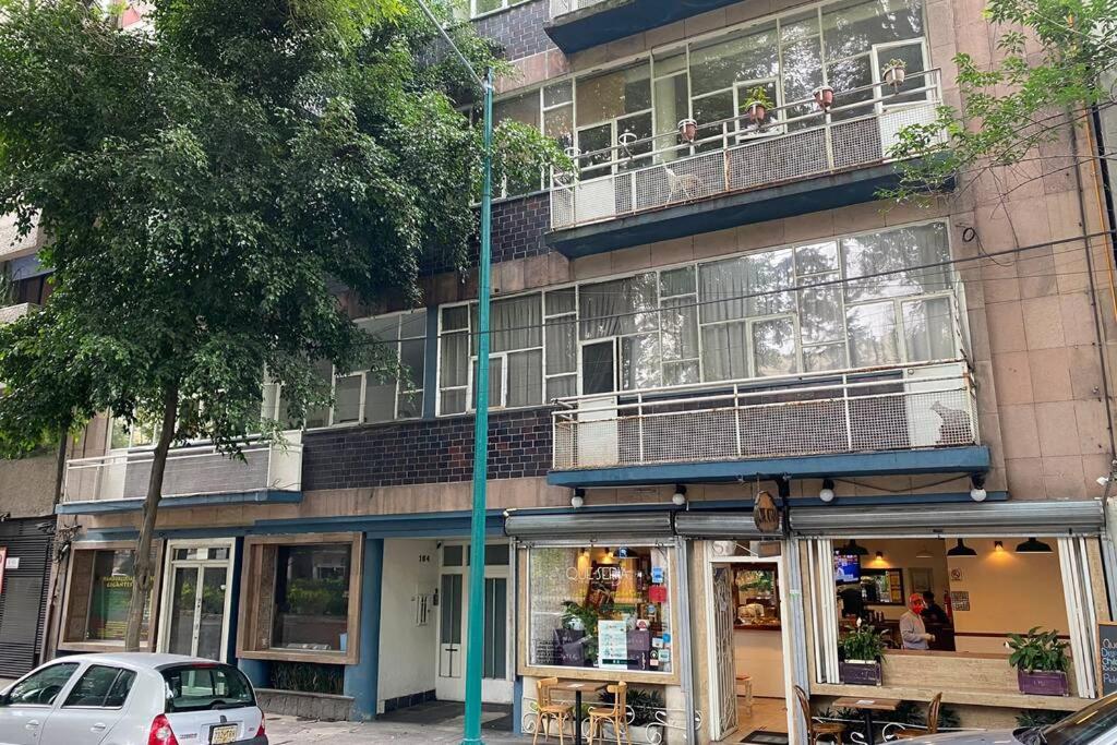 Best Location 3 bedroom apt in CONDESA view 4