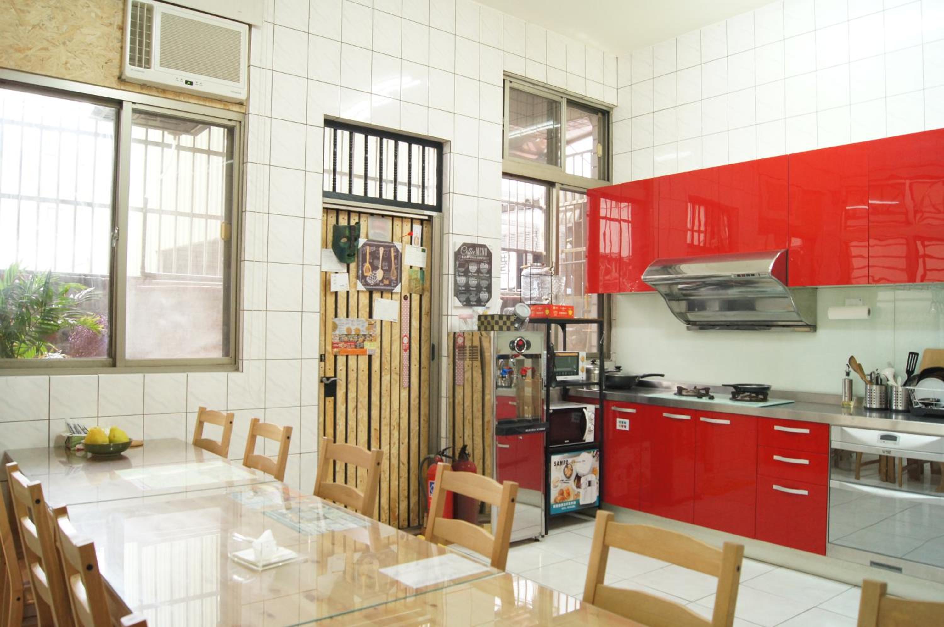 Hostel Alley Inn -桃園民宿075 view 4