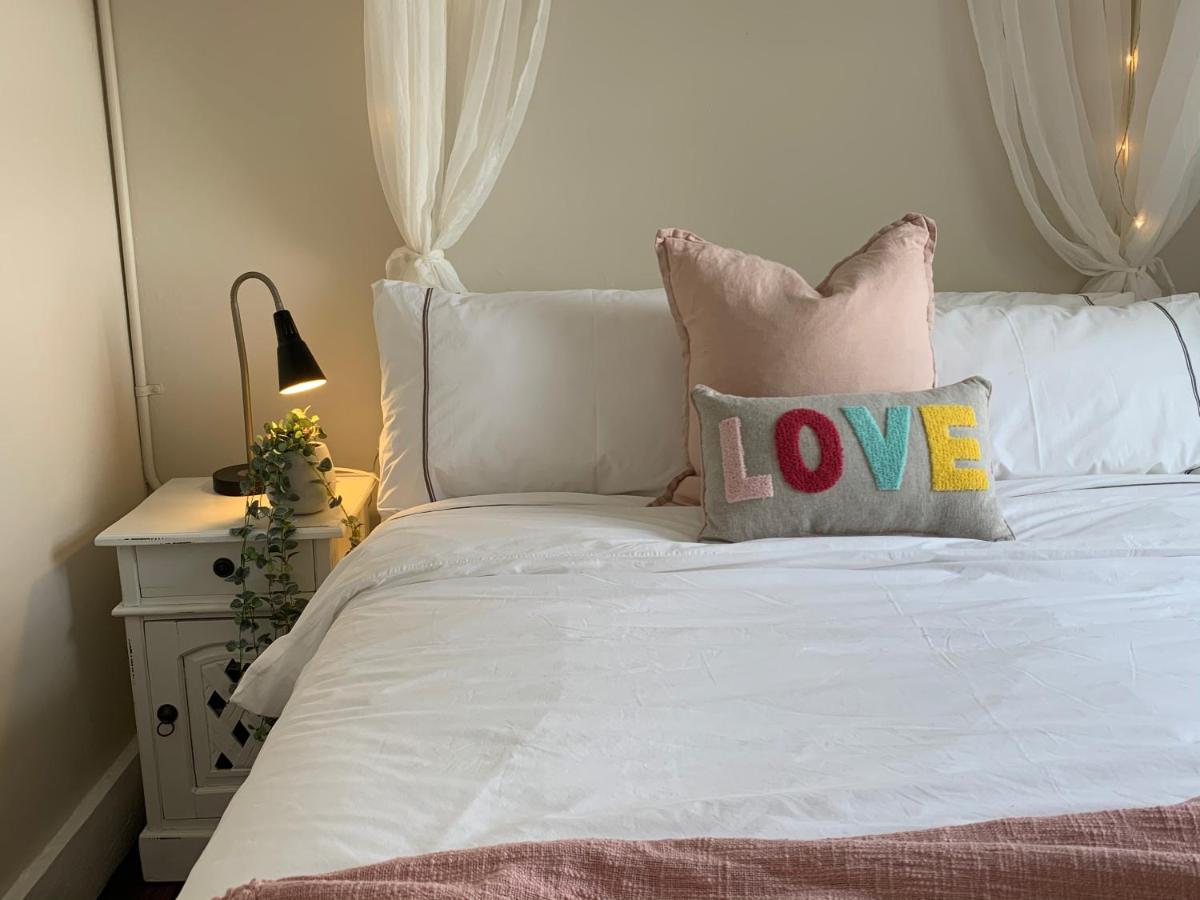 Warders Cottage: Iconic Cottage in the Heart of Freo